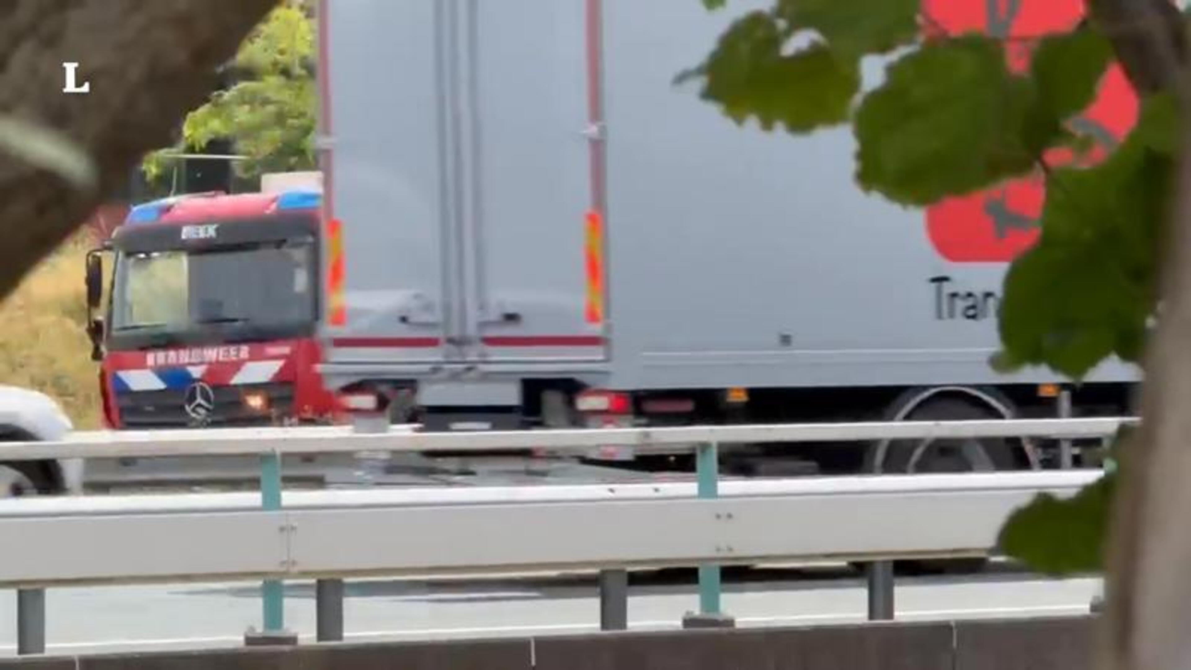 File op A2 bij Meerssen vanwege autobrand