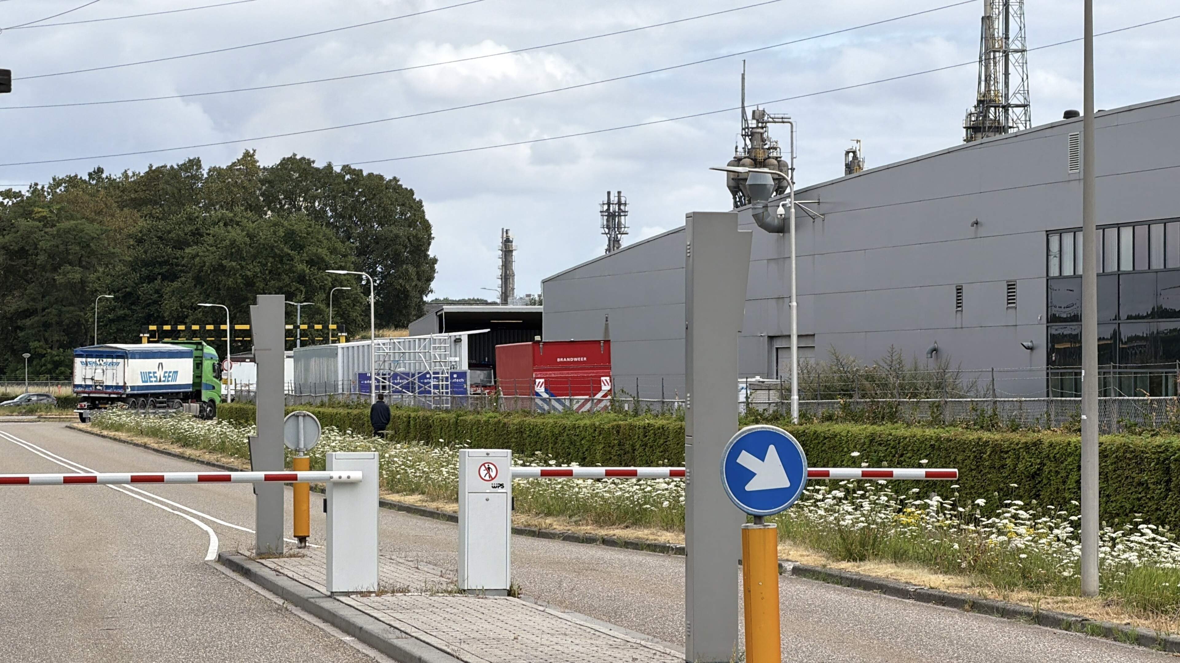 Lekkage van ammoniak op Chemelot: brandweer met meerdere eenheden ter plaatse