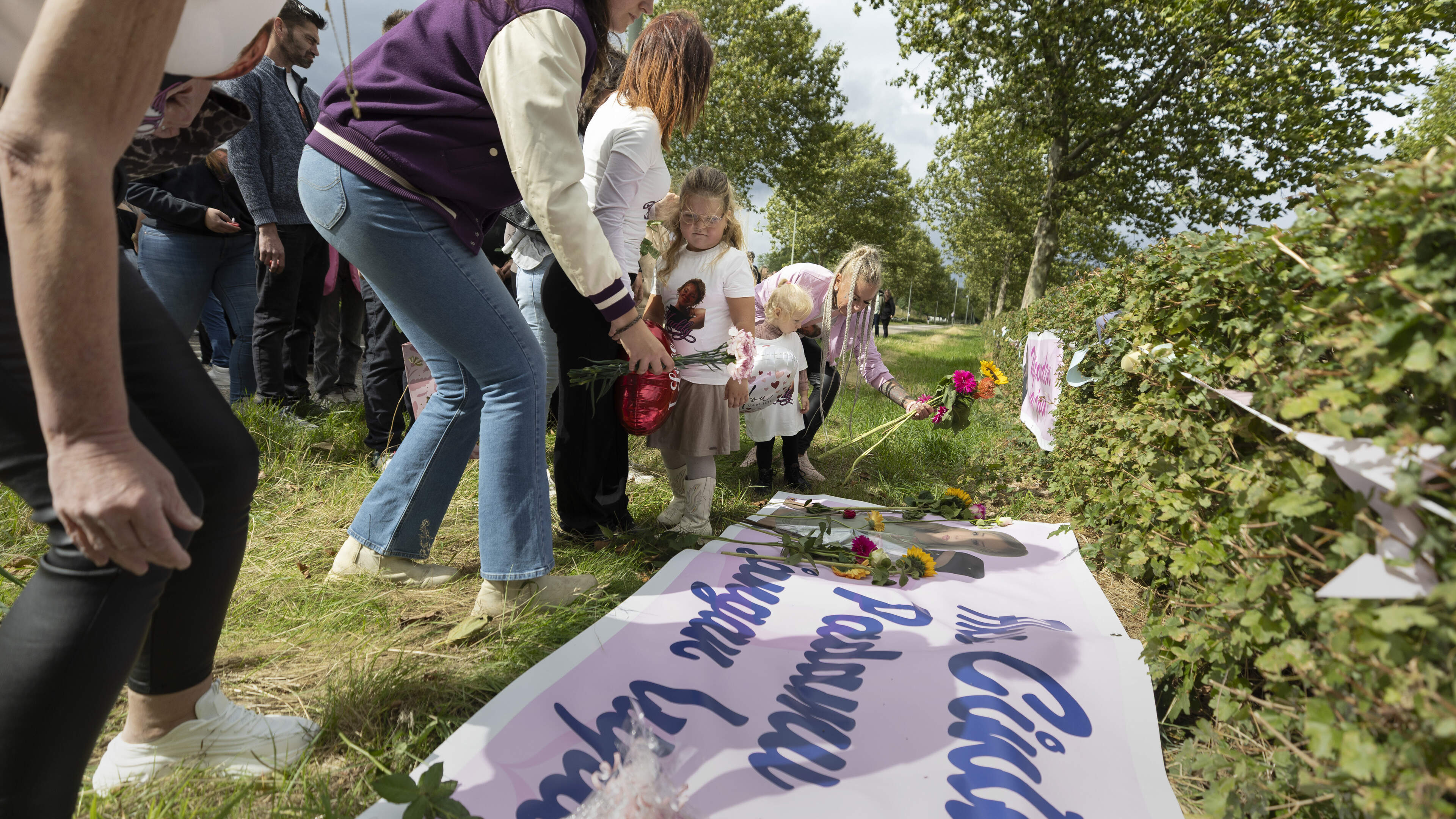 Herdenking voor Maddy (15), Jairo (19) en Damien (23) jaar na ongeluk in Geleen: ‘Ik app haar nog we