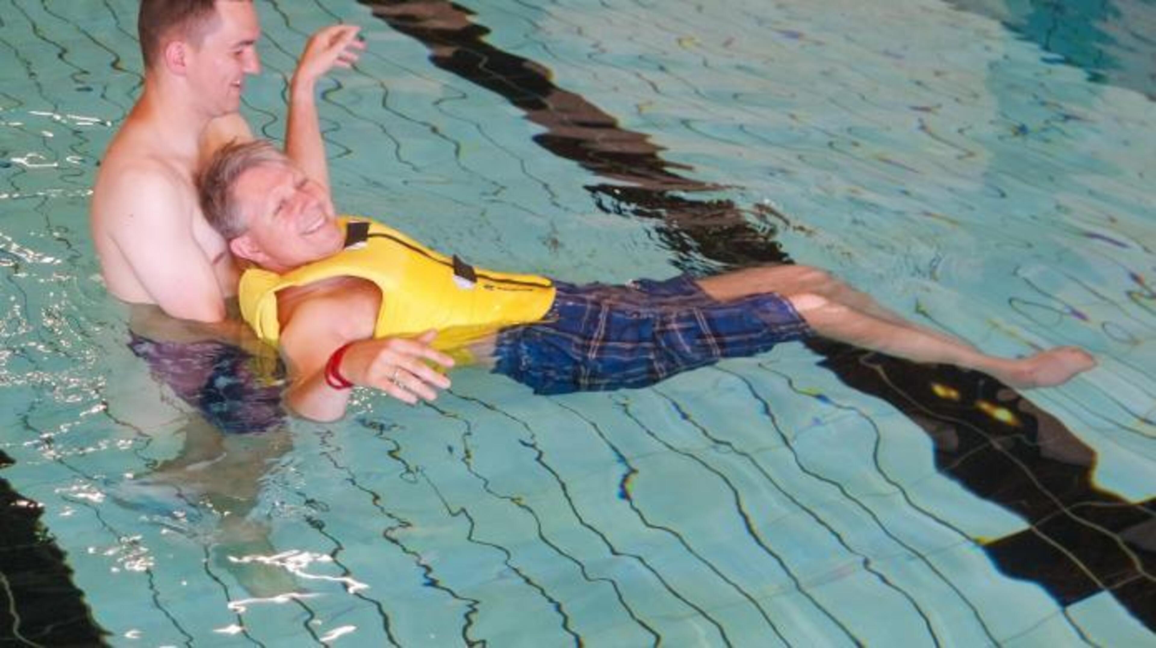 Water Beweegt organiseert zwemsessies voor mensen met een beperking