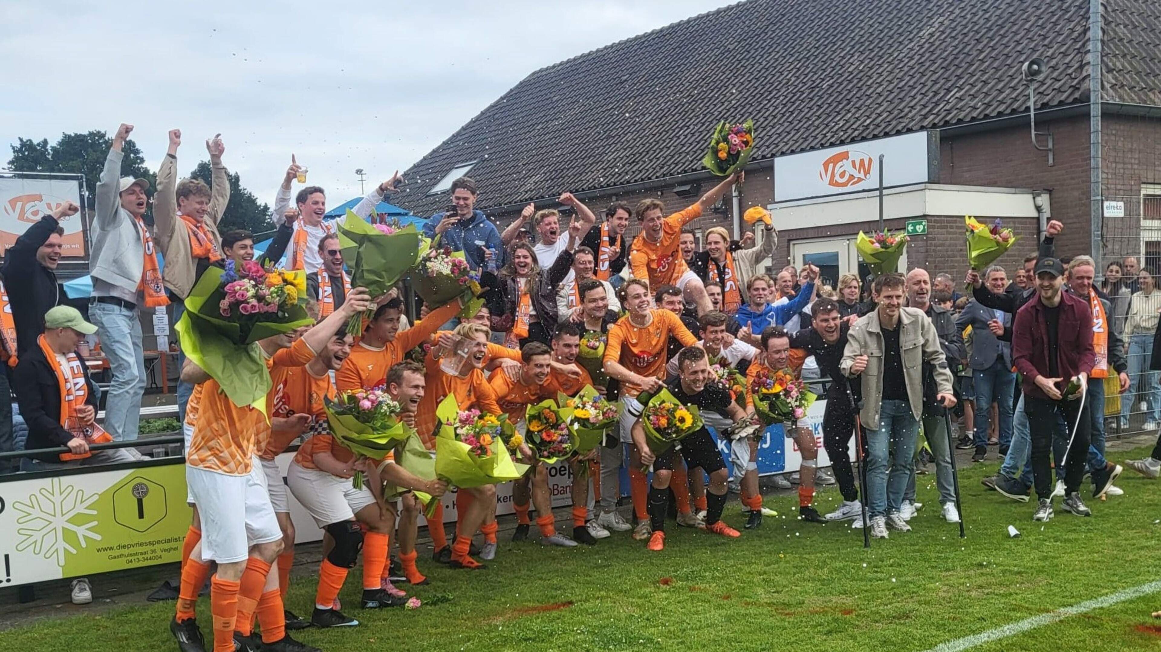 SV Leunen promoveert naar de vierde klasse na winst op NLC’03: ‘Het was billenknijpen’