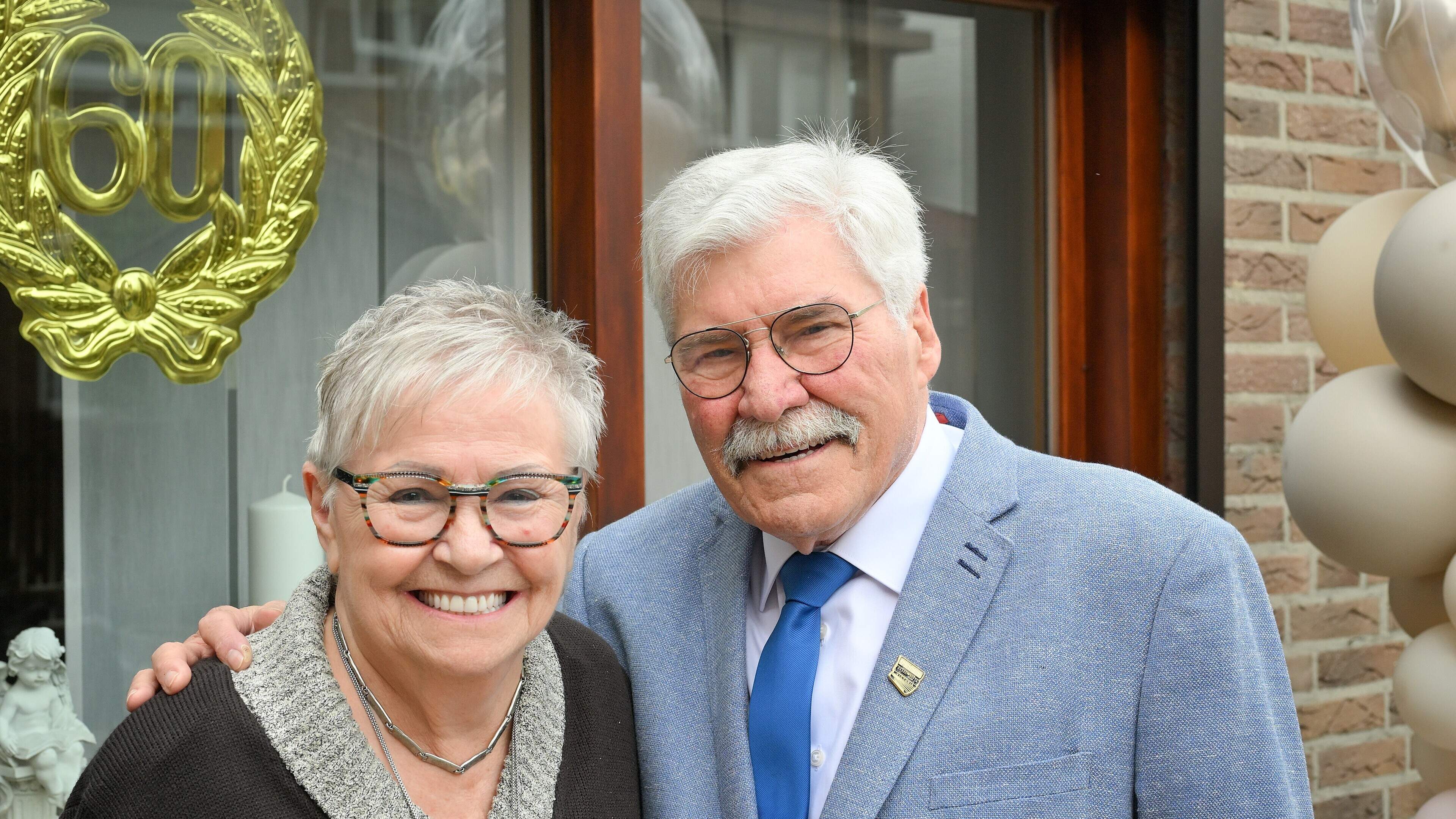 Jo en Mia Vreuls-Ubachs vieren hun diamanten huwelijk in Eygelshoven; ‘Samen het leven blijven leven
