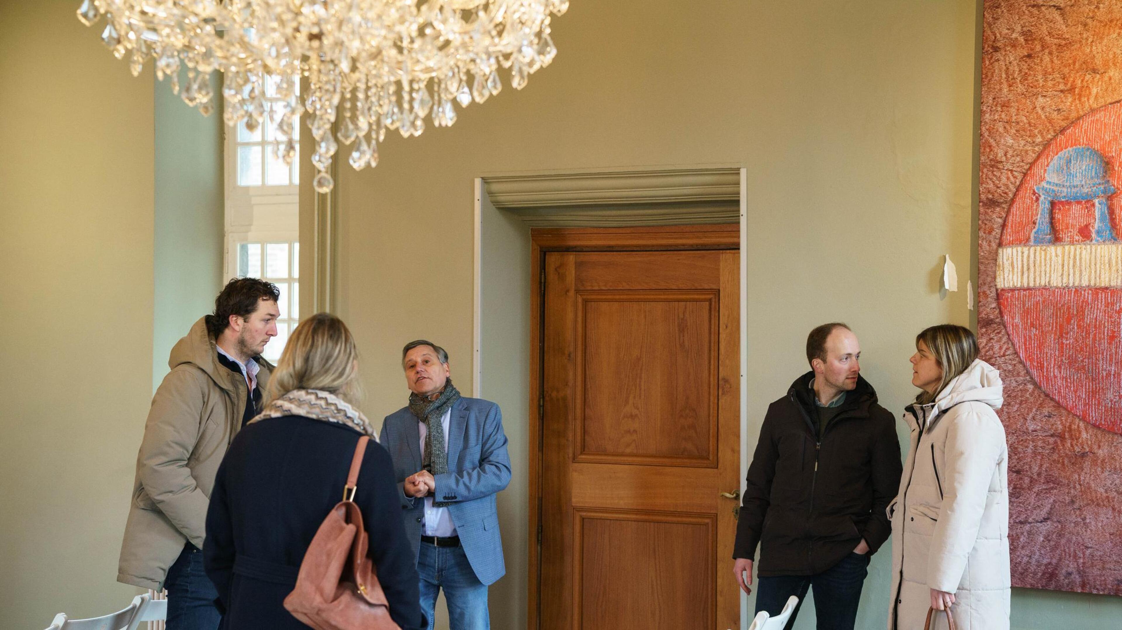 Is Kasteel Limbricht met zijn kroonluchters en roemrijke historie dé droomplek om te trouwen? Veel c