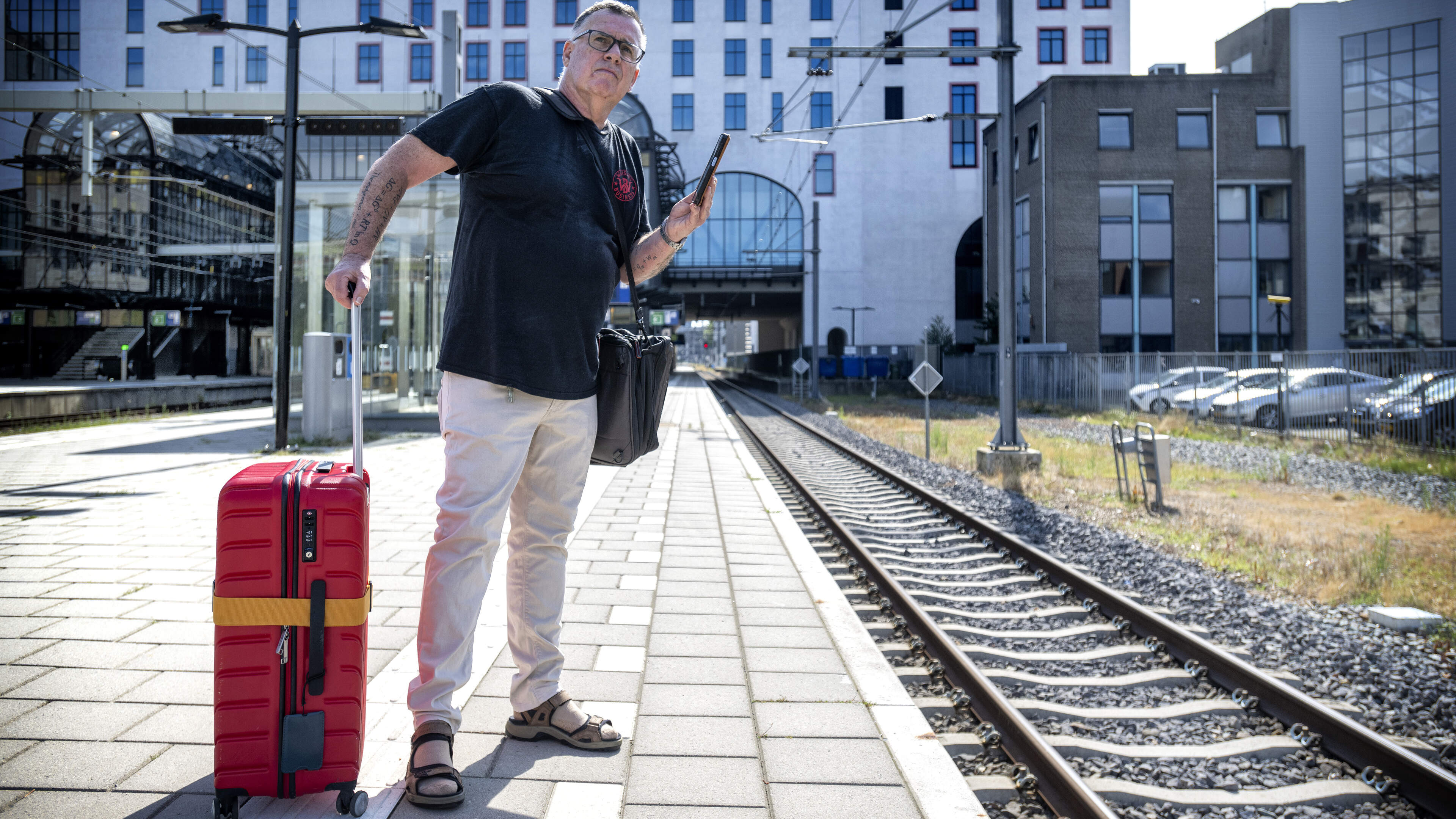 Overbelast Duits spoor belemmert Drielandentrein, Toon uit Heerlen boekt hotel in Aken om op tijd te