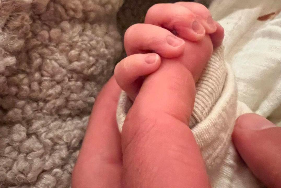 Oud-wielrenner Tom Dumoulin voor het eerst vader: ‘Welkom lieve Oscar’