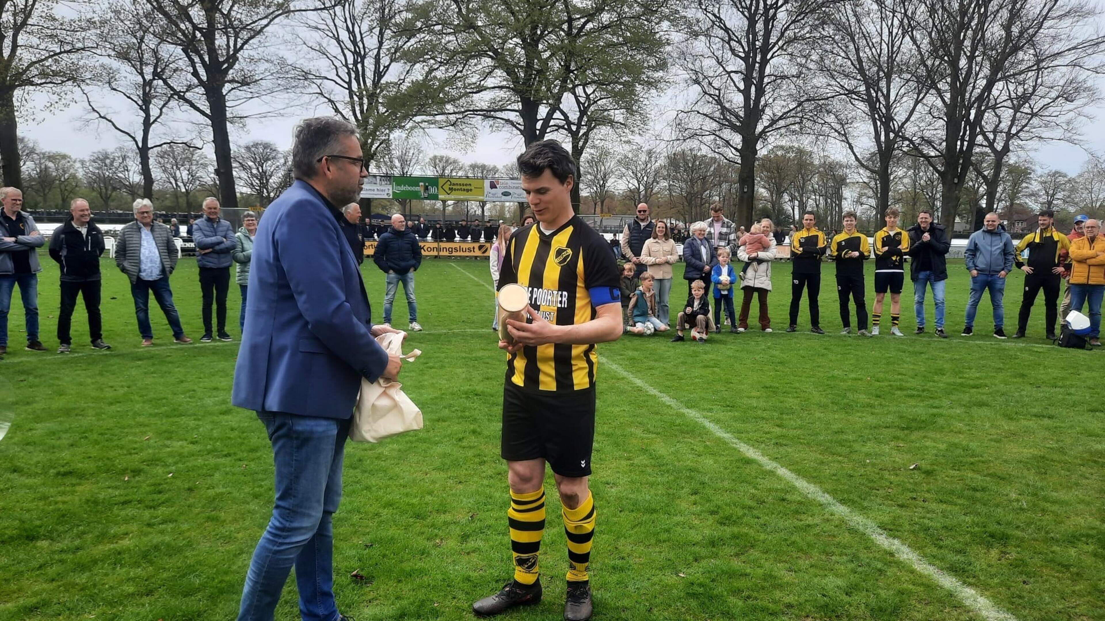 Jubilaris Bram Rongen krijgt geen passend cadeau: 'Vroeger had ik meer moeite met zo’n nederlaag'