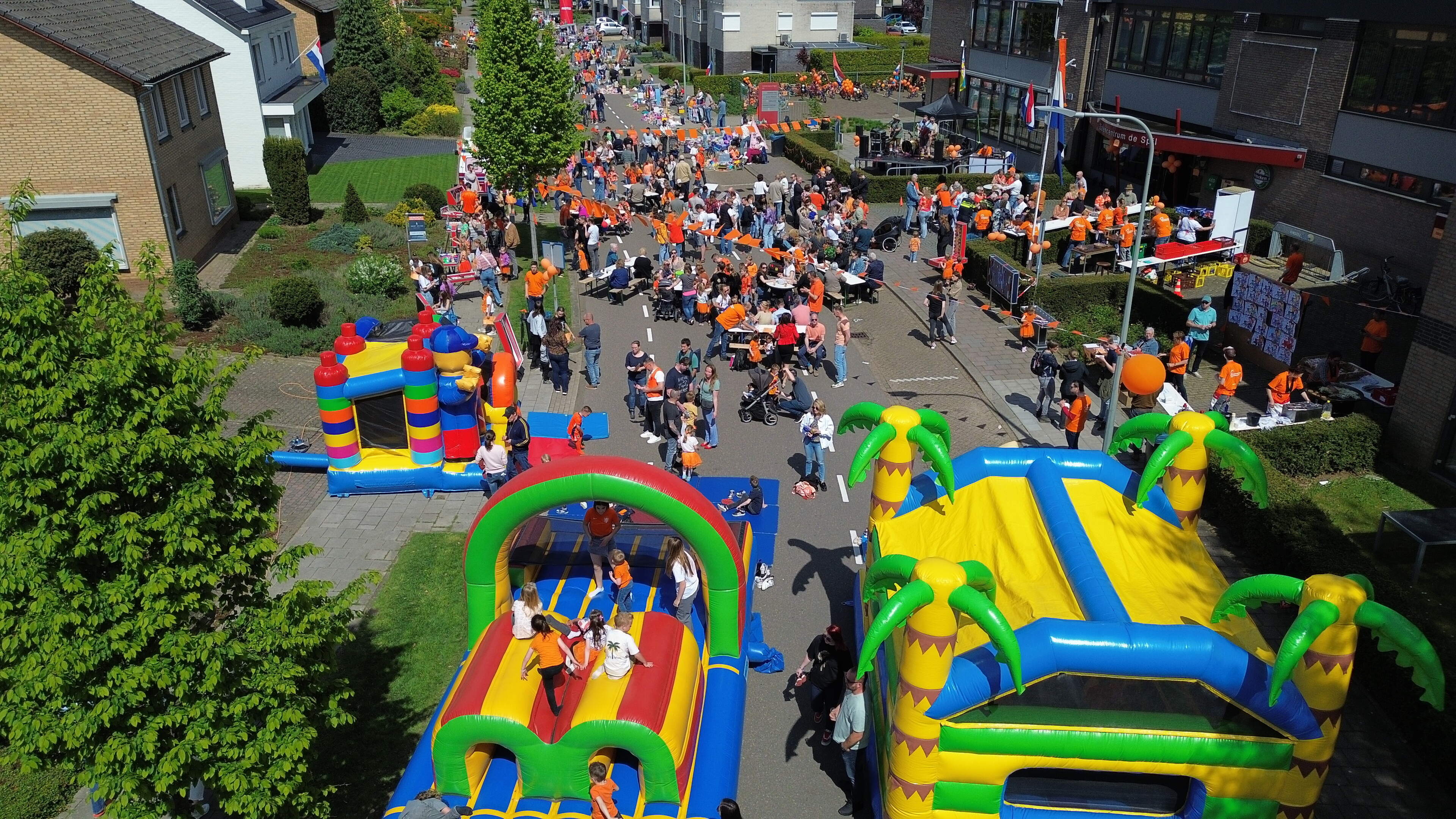 Maasbracht viert Koningsdag met rommelmarkt en optreden van Big Benny