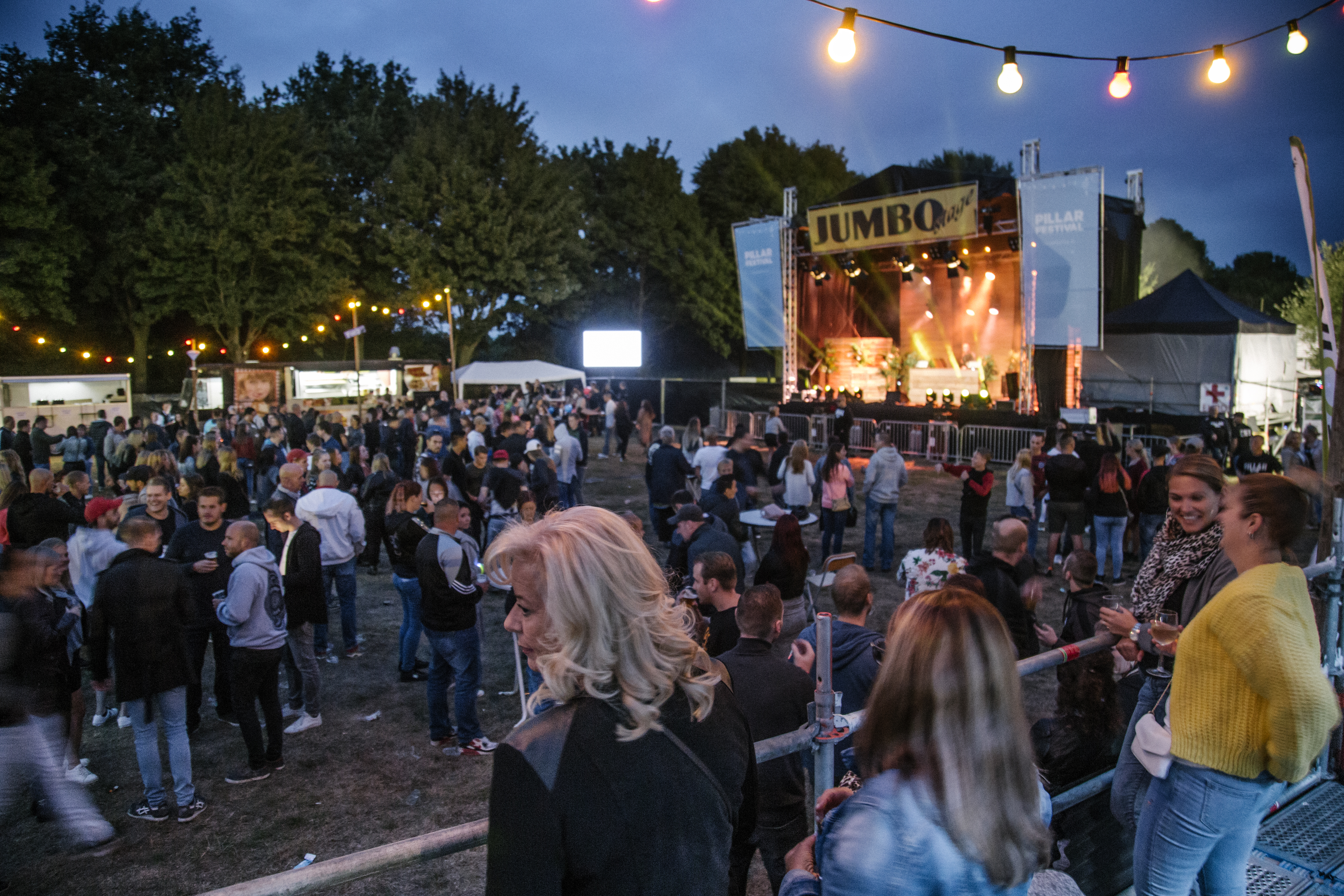 Lindenheuvel in de startblokken voor Koempelrock en Pillar Dance