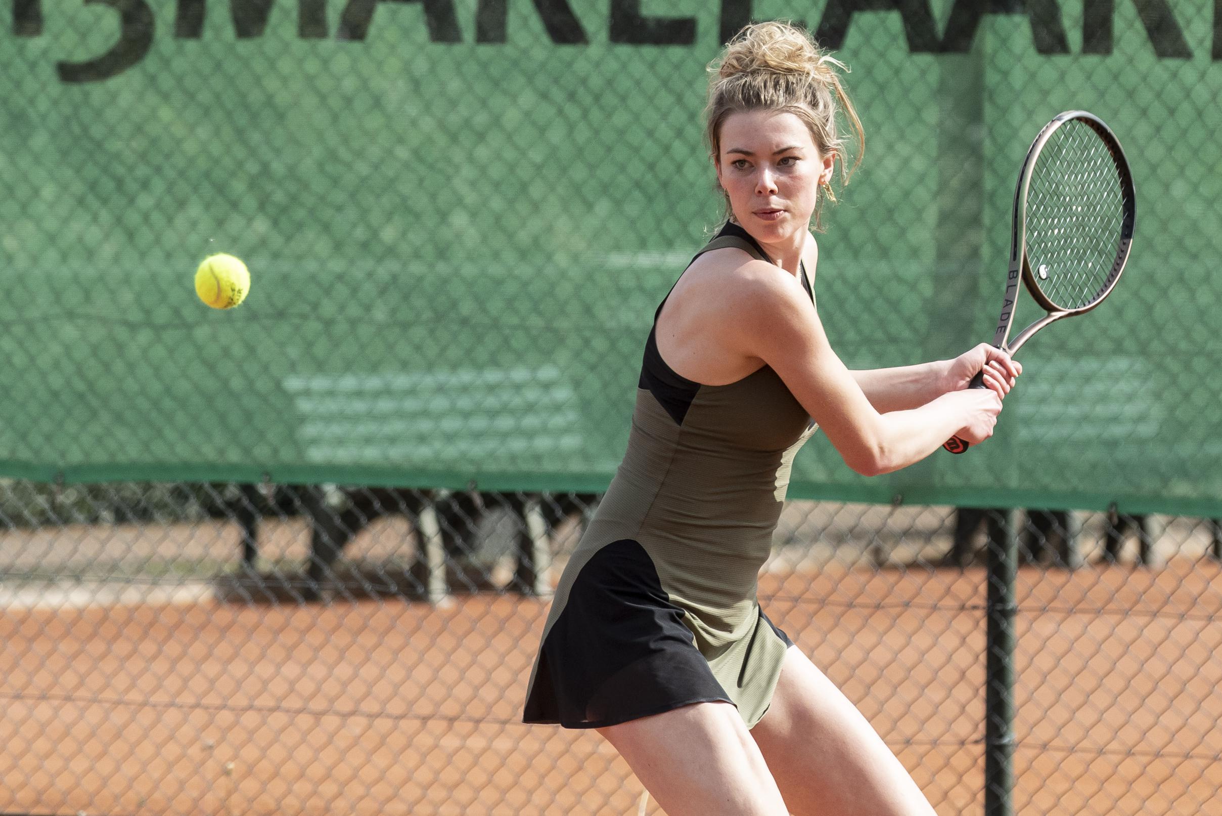 Joes van Geijn uit Maasbracht wil het tennisplezier terugvinden bij haar oude club NIP: ‘Ik hoop sne