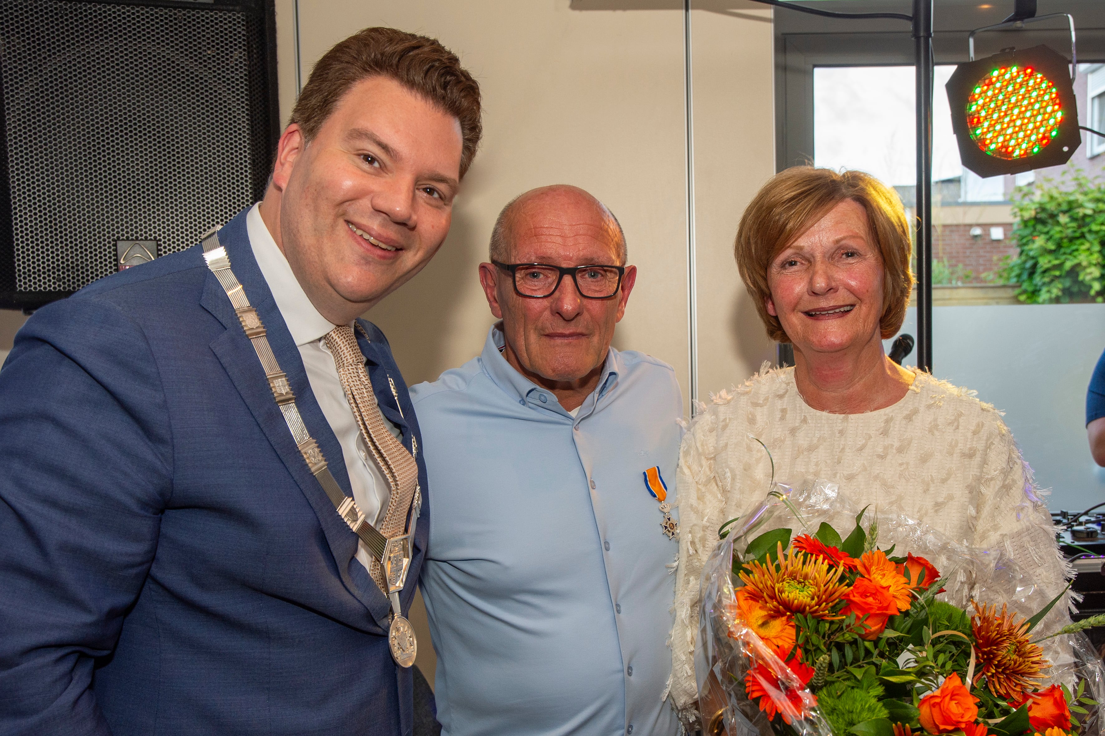 Jan Steijns uit Margraten ontvangt lintje na ruim 40 jaar inzet als ‘verenigingsman’ bij badmintoncl