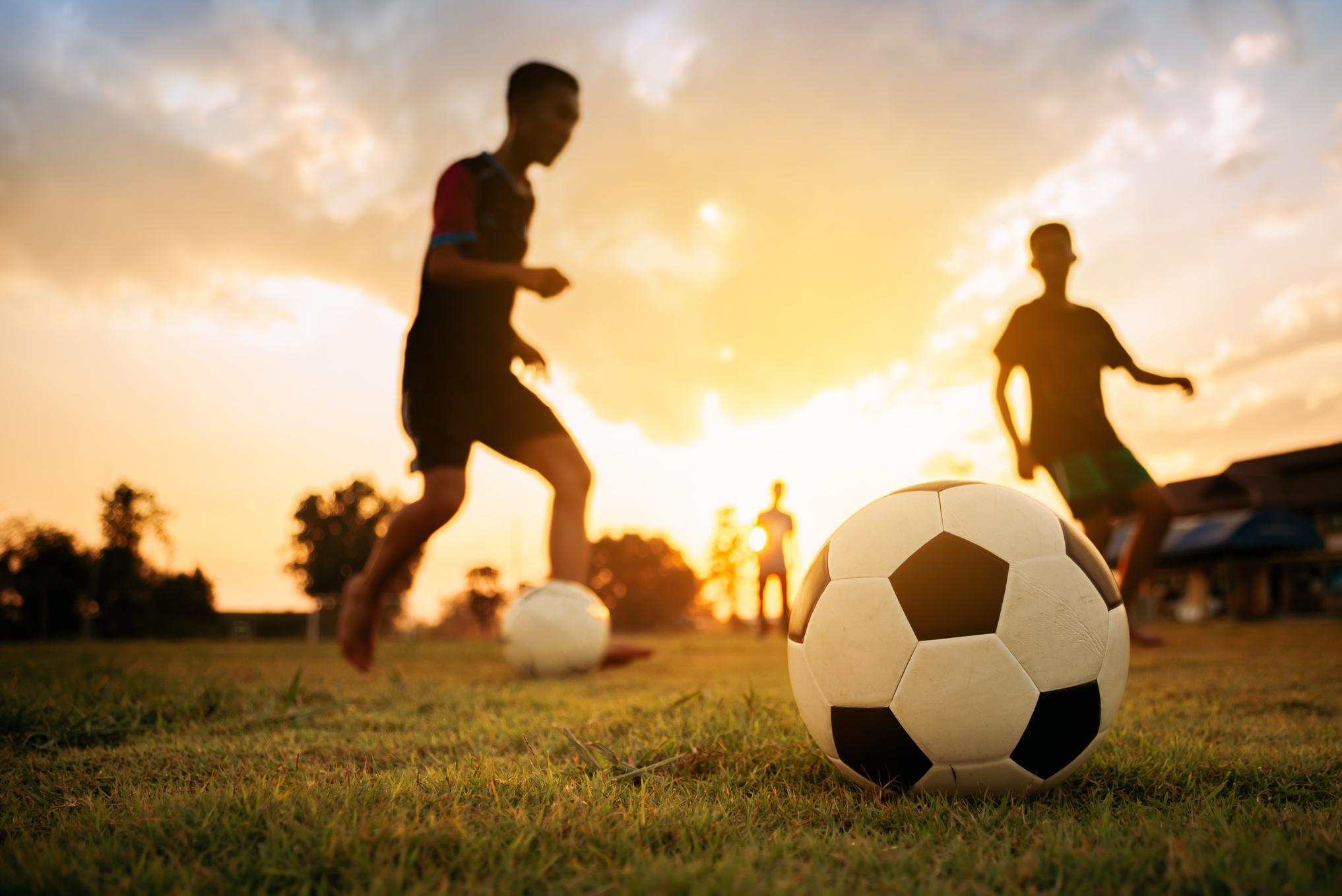 ‘Voetbalrivalen’ De Ster in Stein en Haslou in Elsloo gaan samenwerken: volgend seizoen eerste jeugd