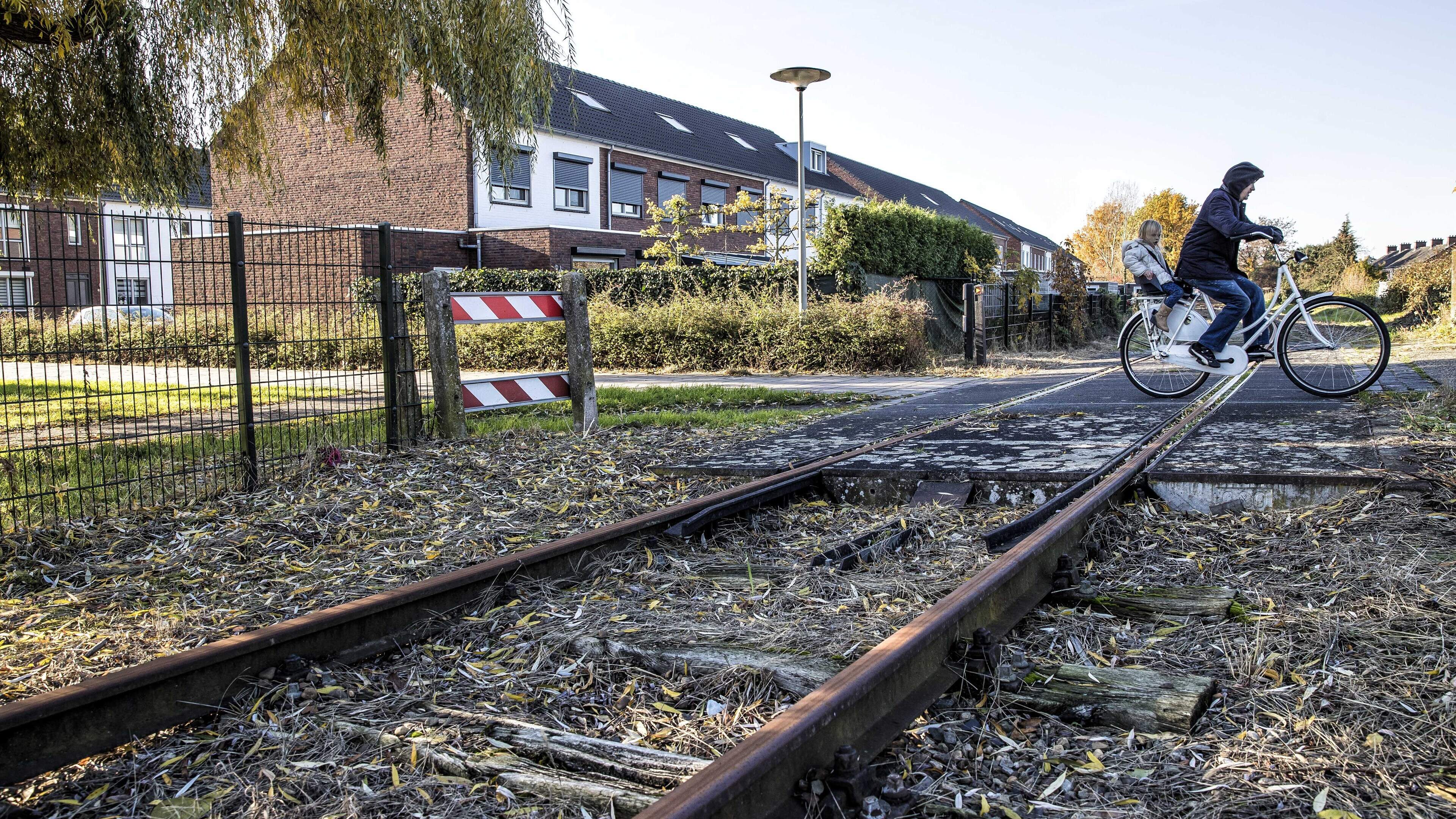 Fietspad over oude IJzeren Rijn Roermond blijkt wisselgeld in discussie heropening goederenlijn