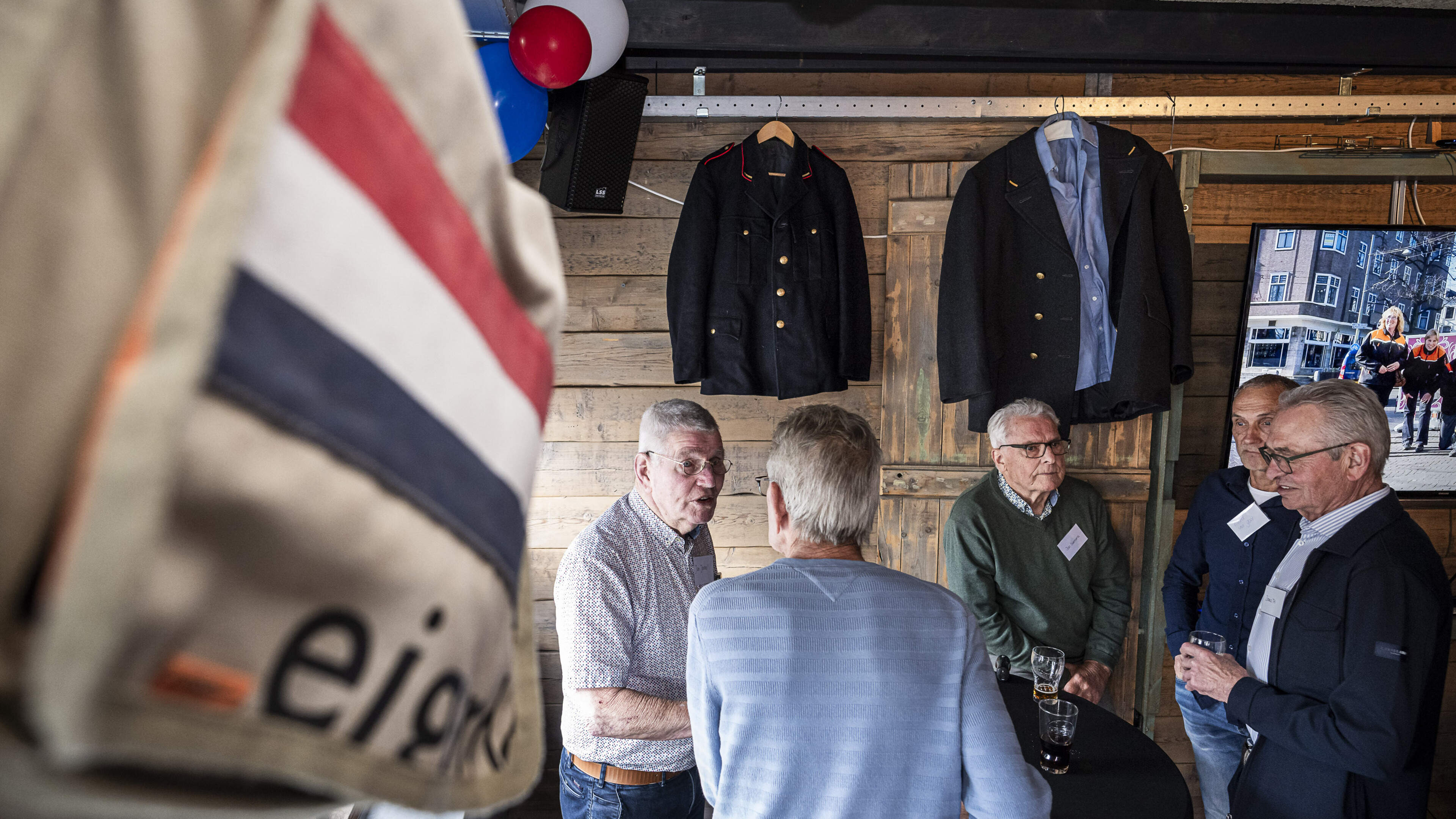 Vroeger, toen de postbodes nog met duizenden guldens aan AOW-geld rondreden en de naam van iedereen 
