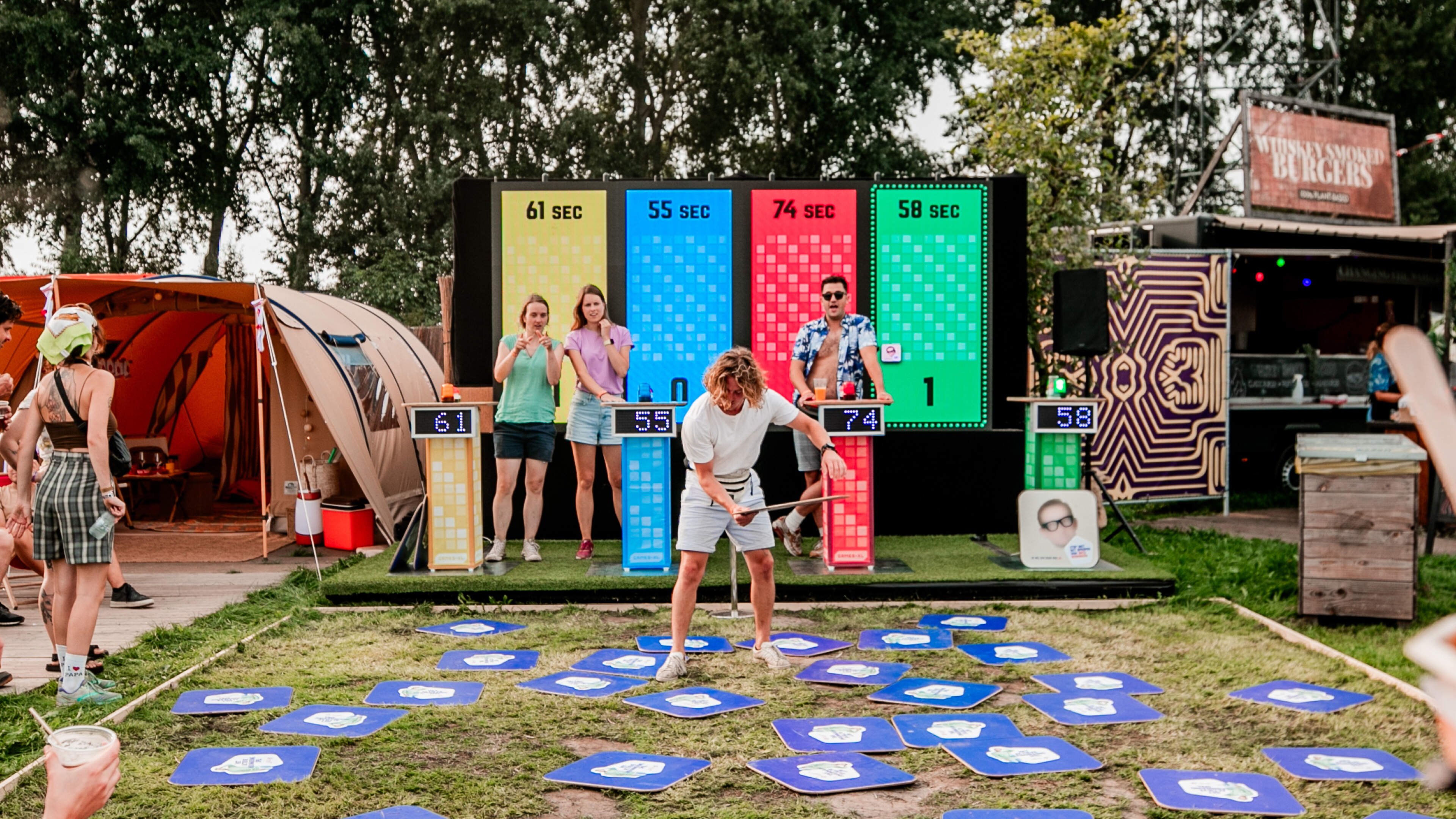 Nieuw festival op Roermondse Markt haalt jongeren achter hun bureau vandaan