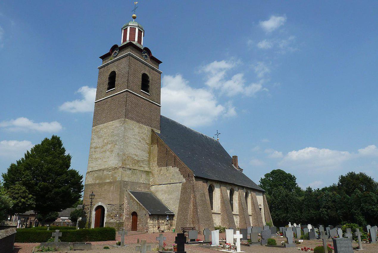 Culturele activiteiten van De Paeperbus in kerk Neeritter