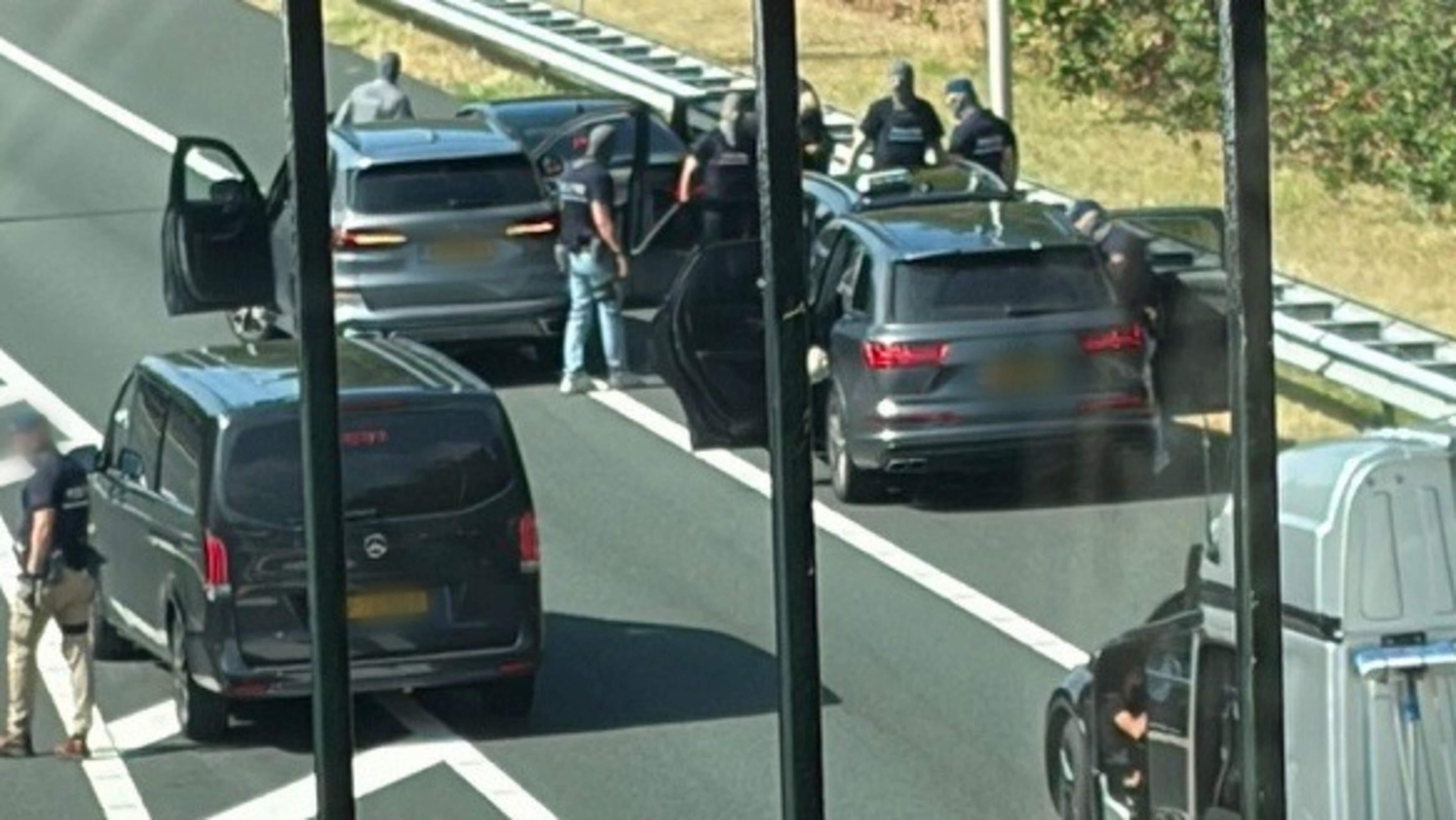 Twee verdachten in krankzinnig moorddossier Overasselt gearresteerd op Limburgse snelweg