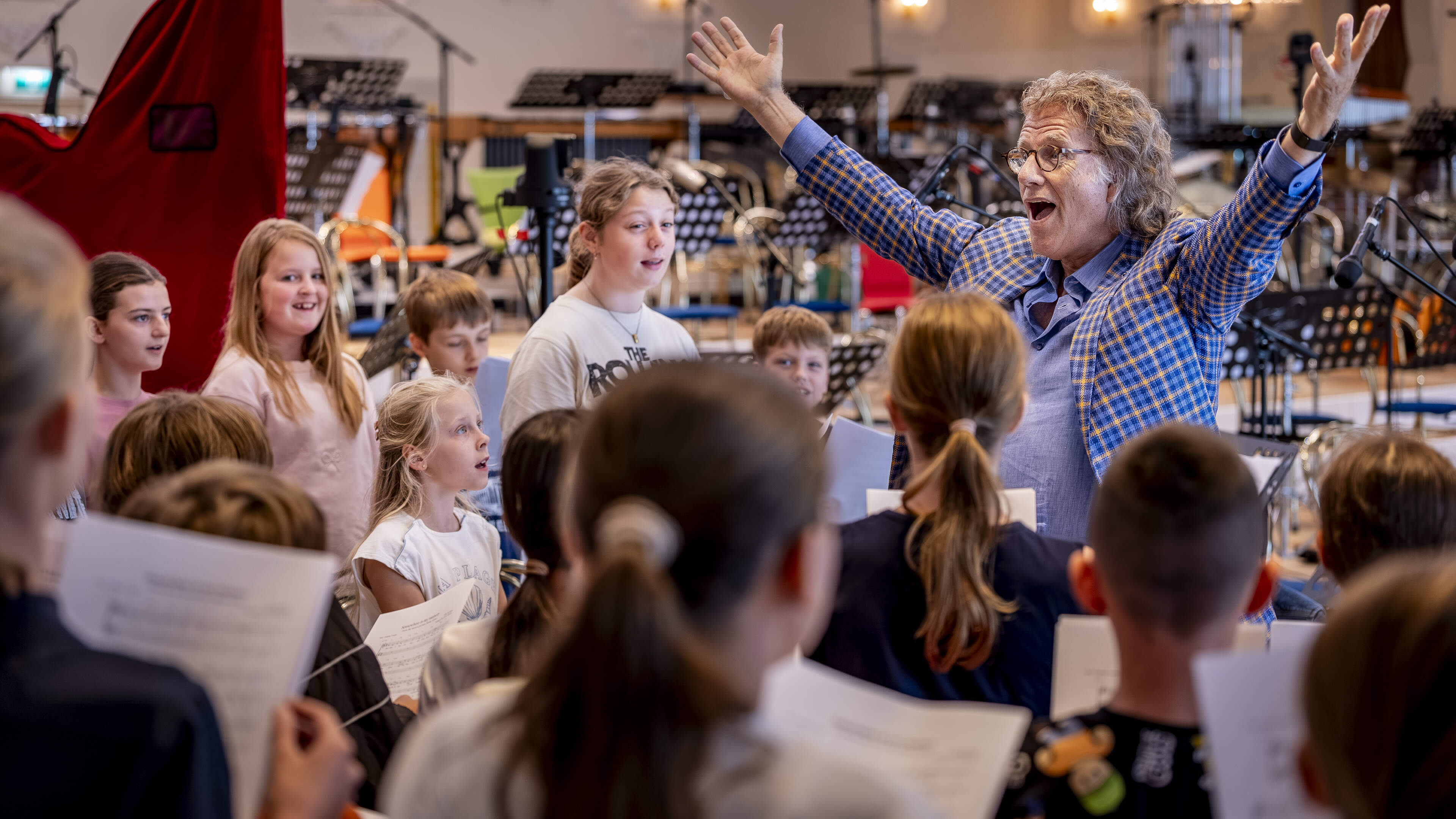 Tientallen kinderen dromen tijdens open auditie van plek in kinderkoor van André Rieu: ‘Dit wil toch