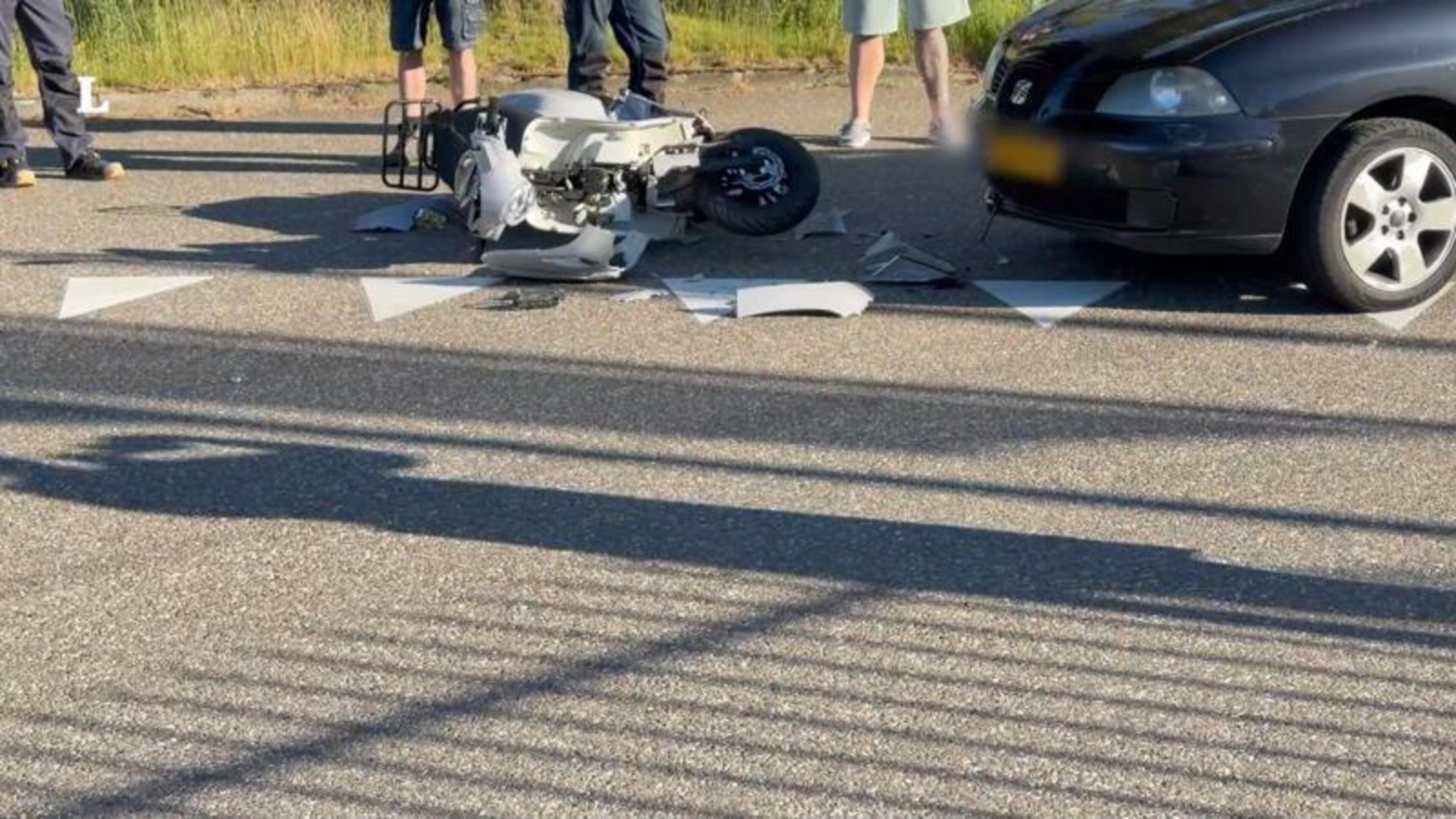 Scooterrijder gewond bij aanrijding met auto in Heerlen.