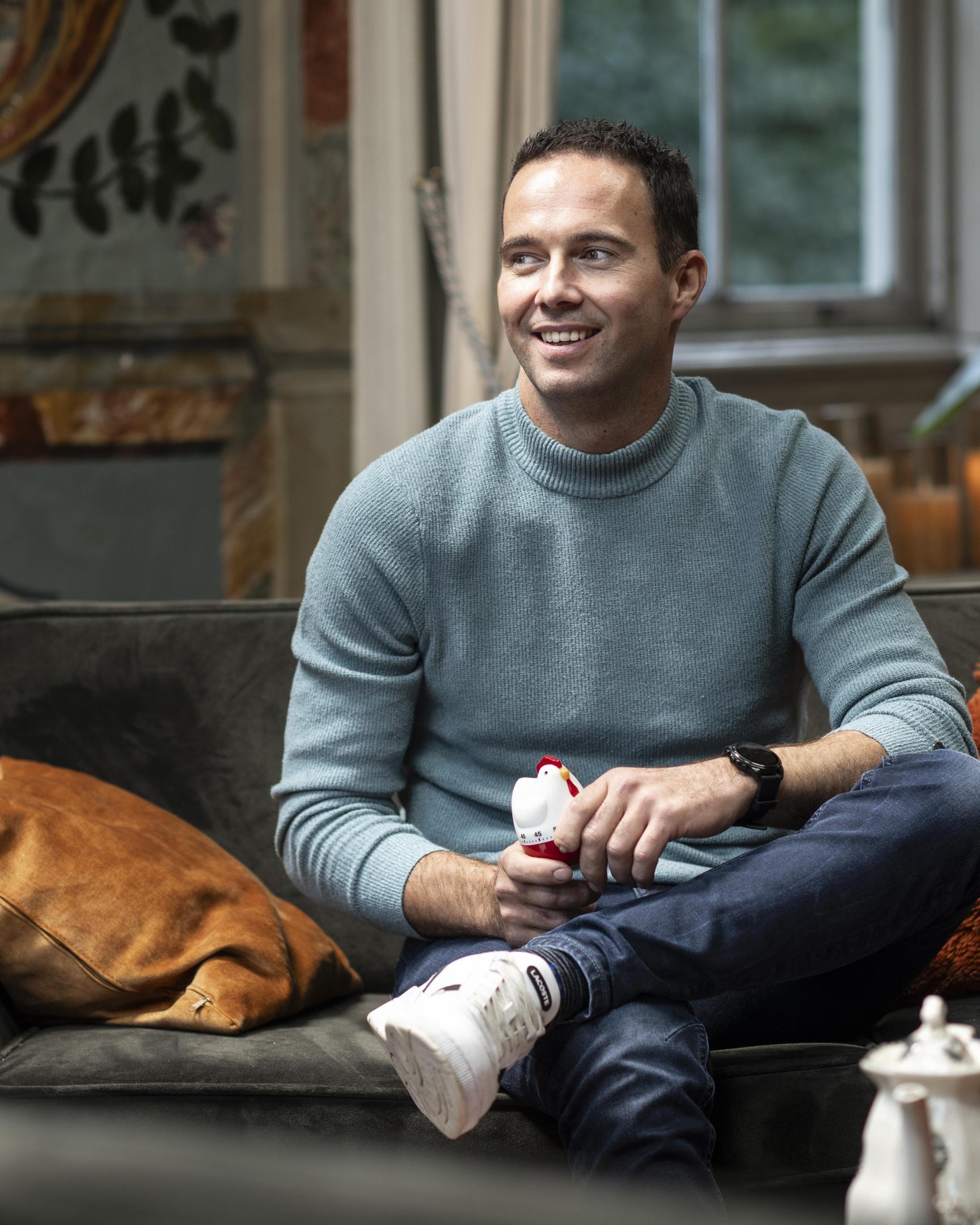 Boer John zorgt weer voor ophef in Boer zoekt vrouw: 'Hé Mira, wil jij bij  de baas komen?' | De Limburger