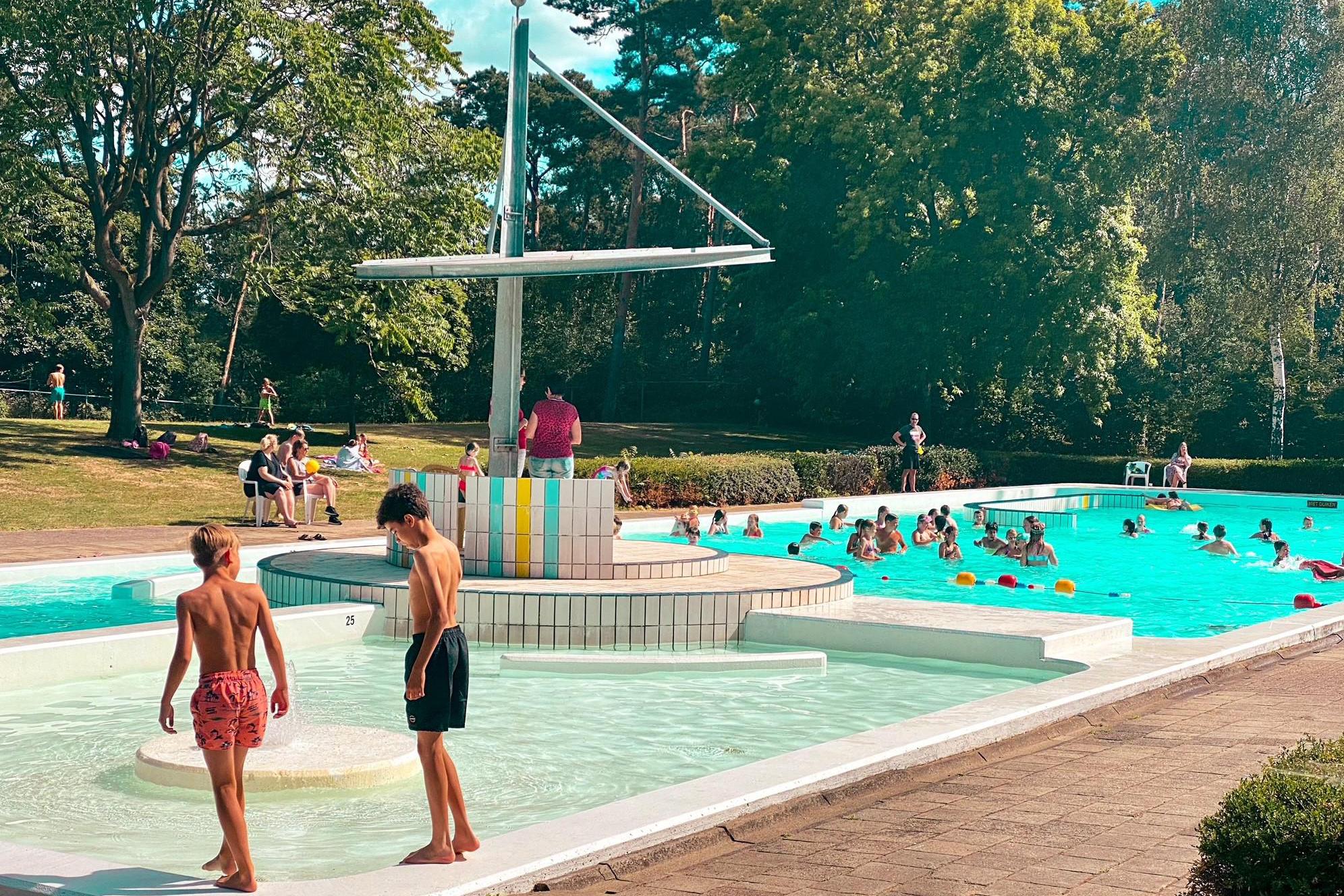 Open Ploensjdag bij zwembad ’t Sweeltje in Montfort met muziek, zomerse activiteiten en gratis toega
