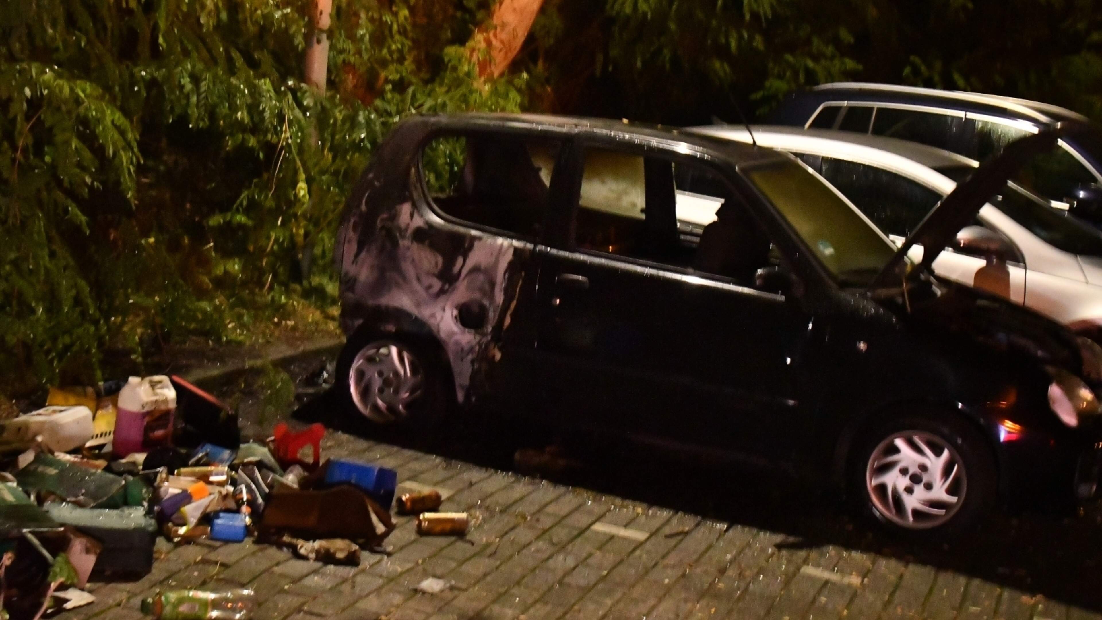 Auto vat vlam op parkeerplaats in Tegelen