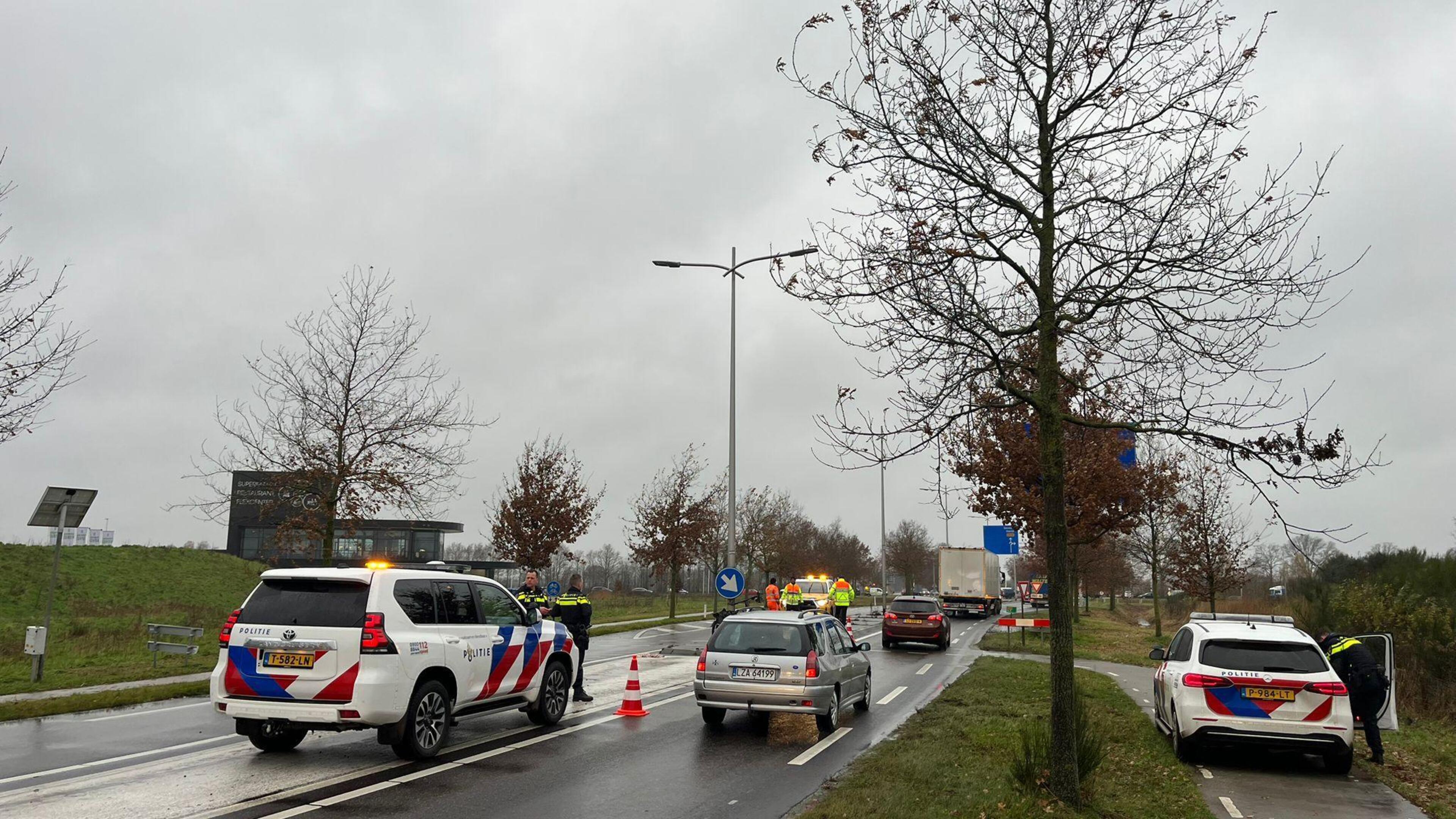 Fietsster geschept door auto in Sevenum: gewond naar ziekenhuis