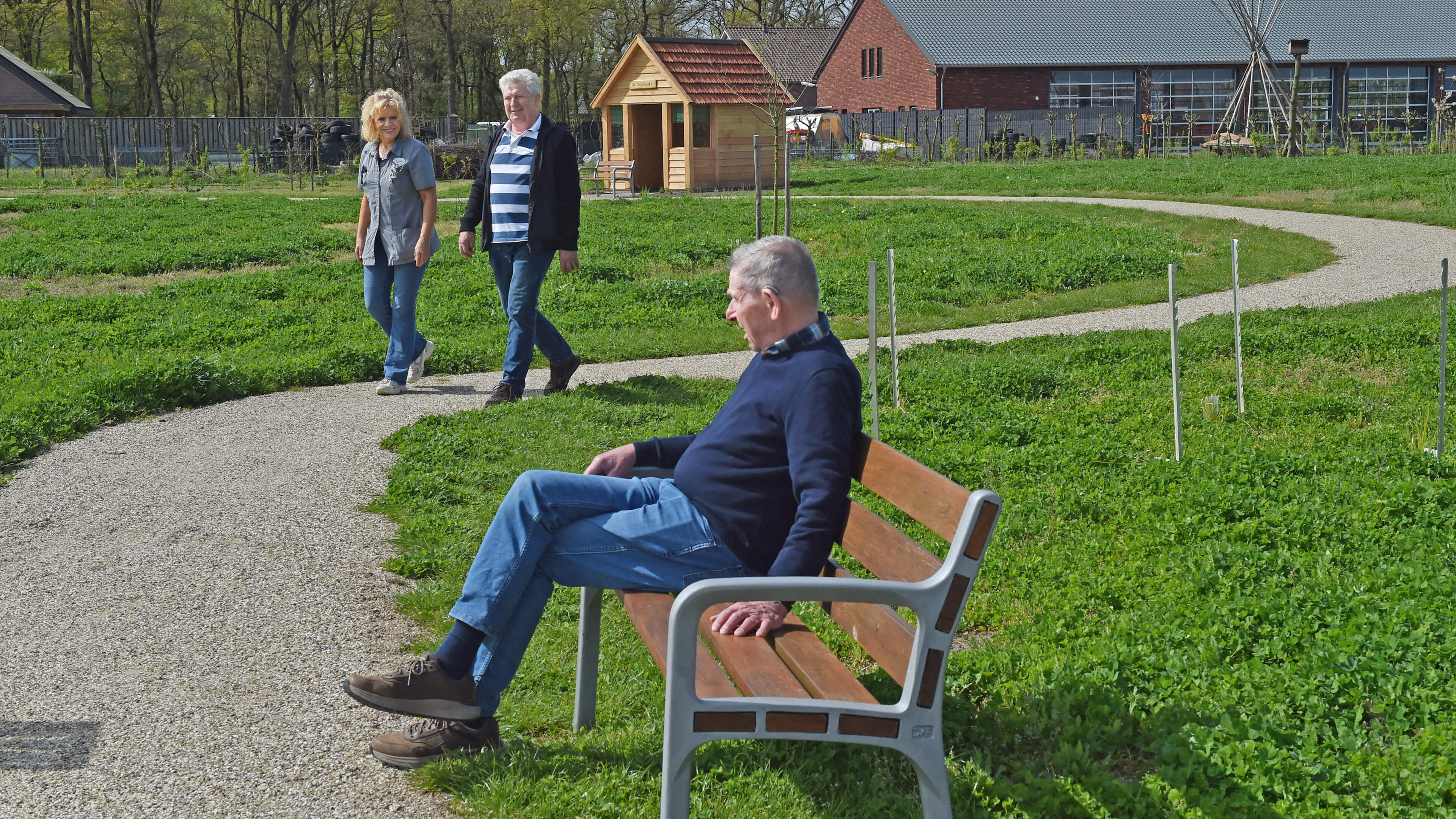 Hospice Doevenbos in Horst viert tienjarig bestaan met opening wandelbos: ‘Dichtbij de natuur zijn g