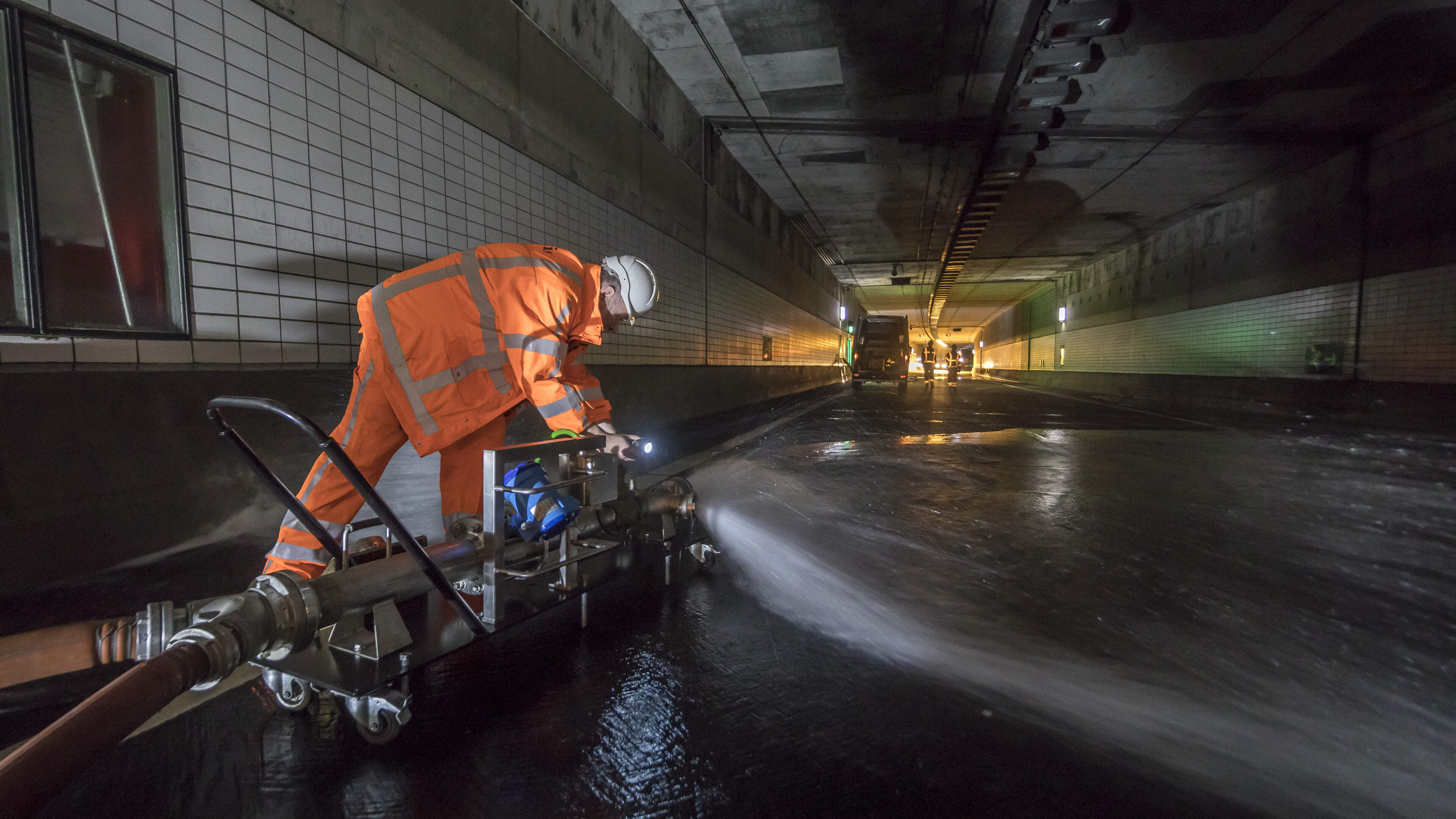 Roertunnel eind september drie nachten dicht vanwege volgende proef om van overlastgevende geluiden 