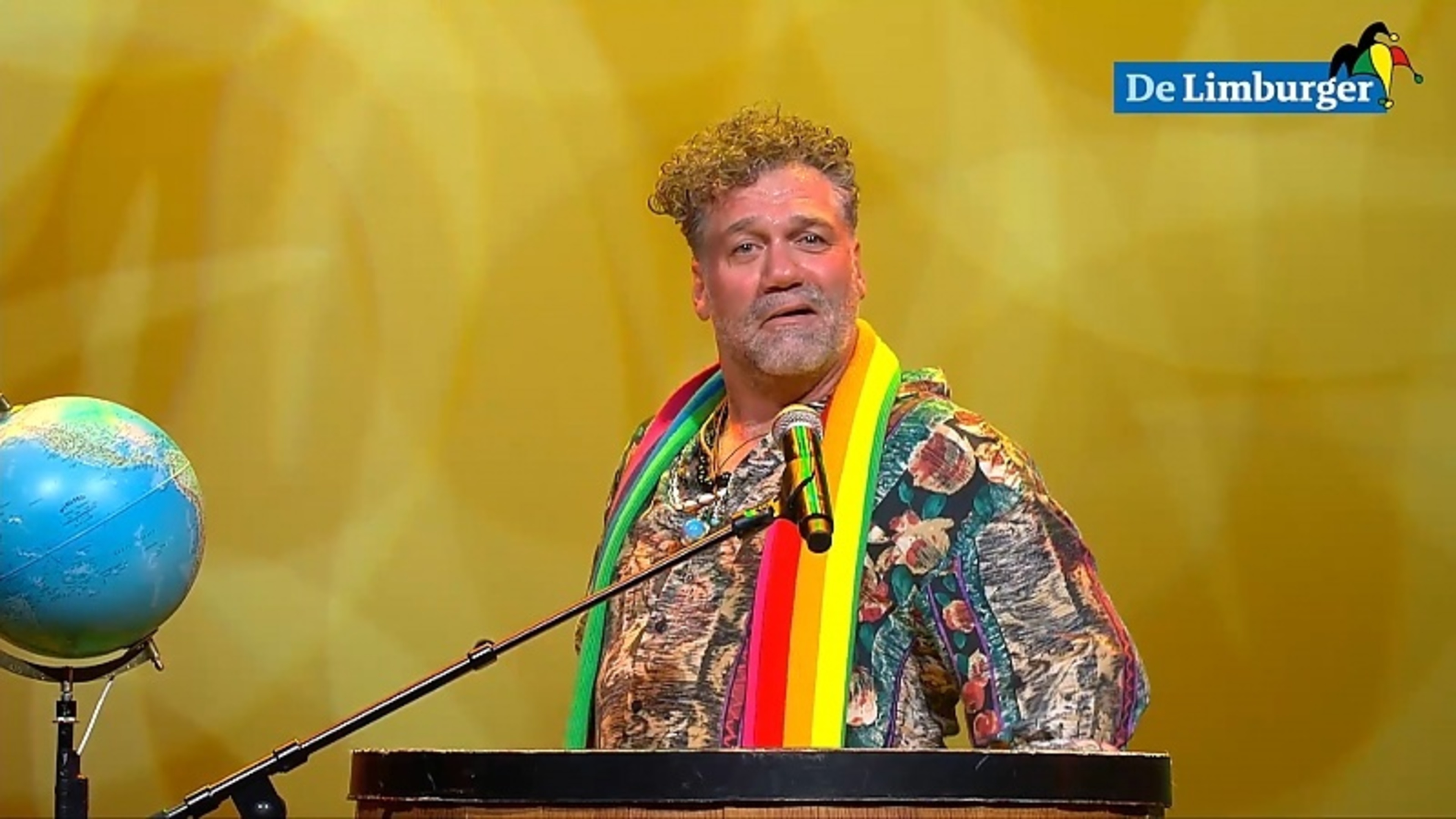 Bas van Neer - De waereld dreijt door