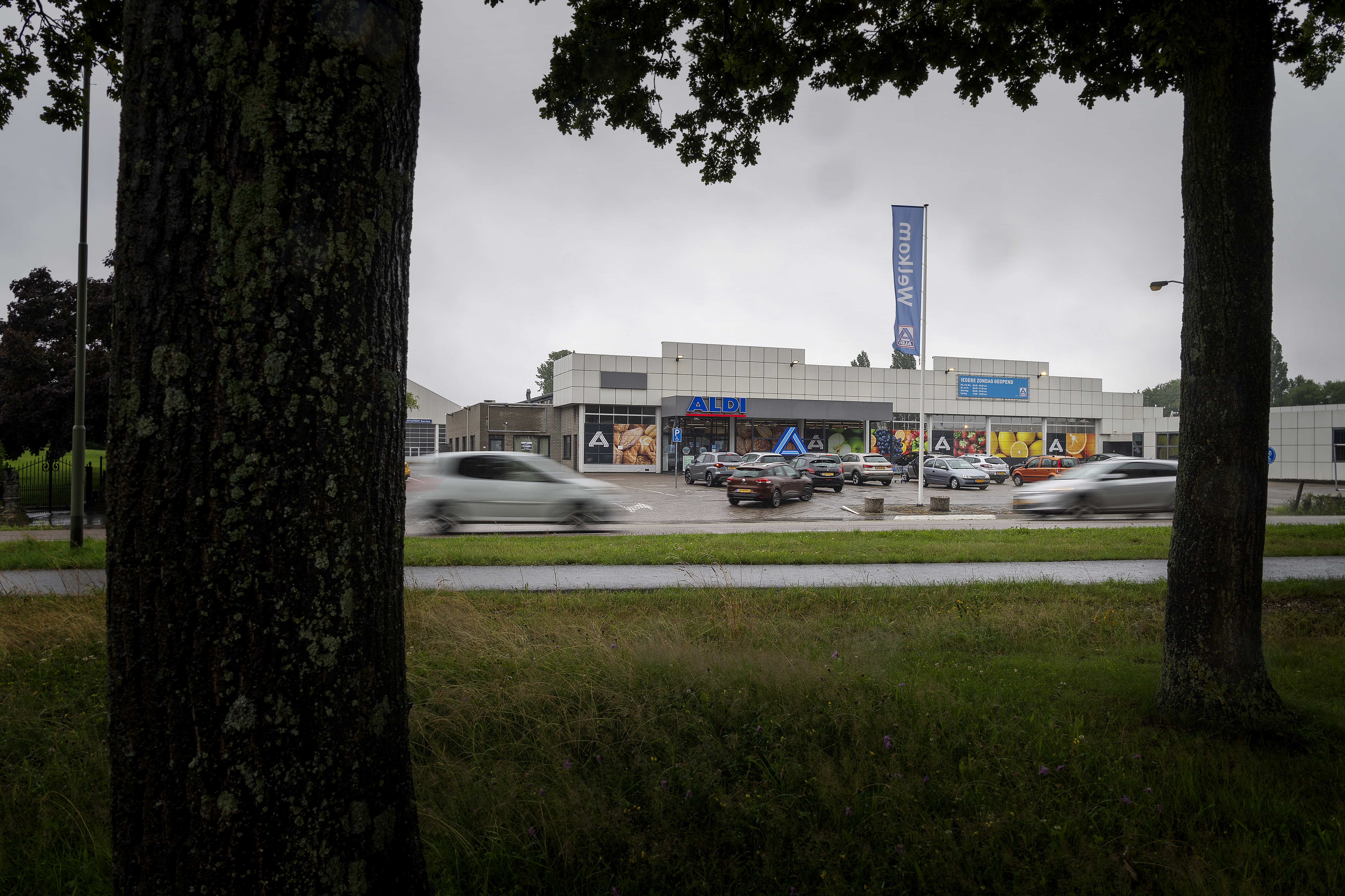 Politiek wil actie tegen gedwongen verhuizing Aldi Oirsbeek