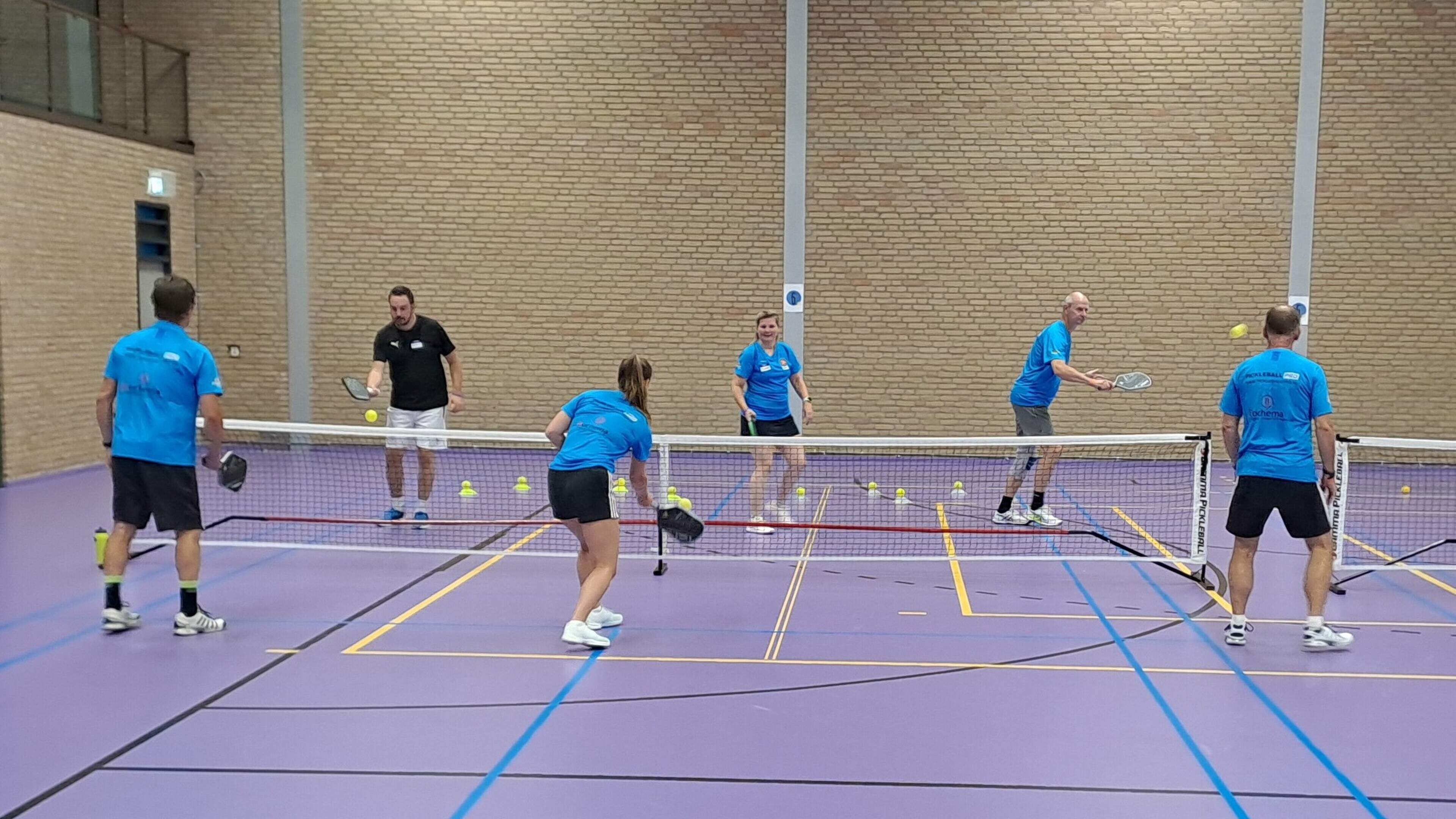 Pickleball in Roerdalen groeit uit zijn jasje en zoekt uitbreidingsmogelijkheden: ‘Het is een commun