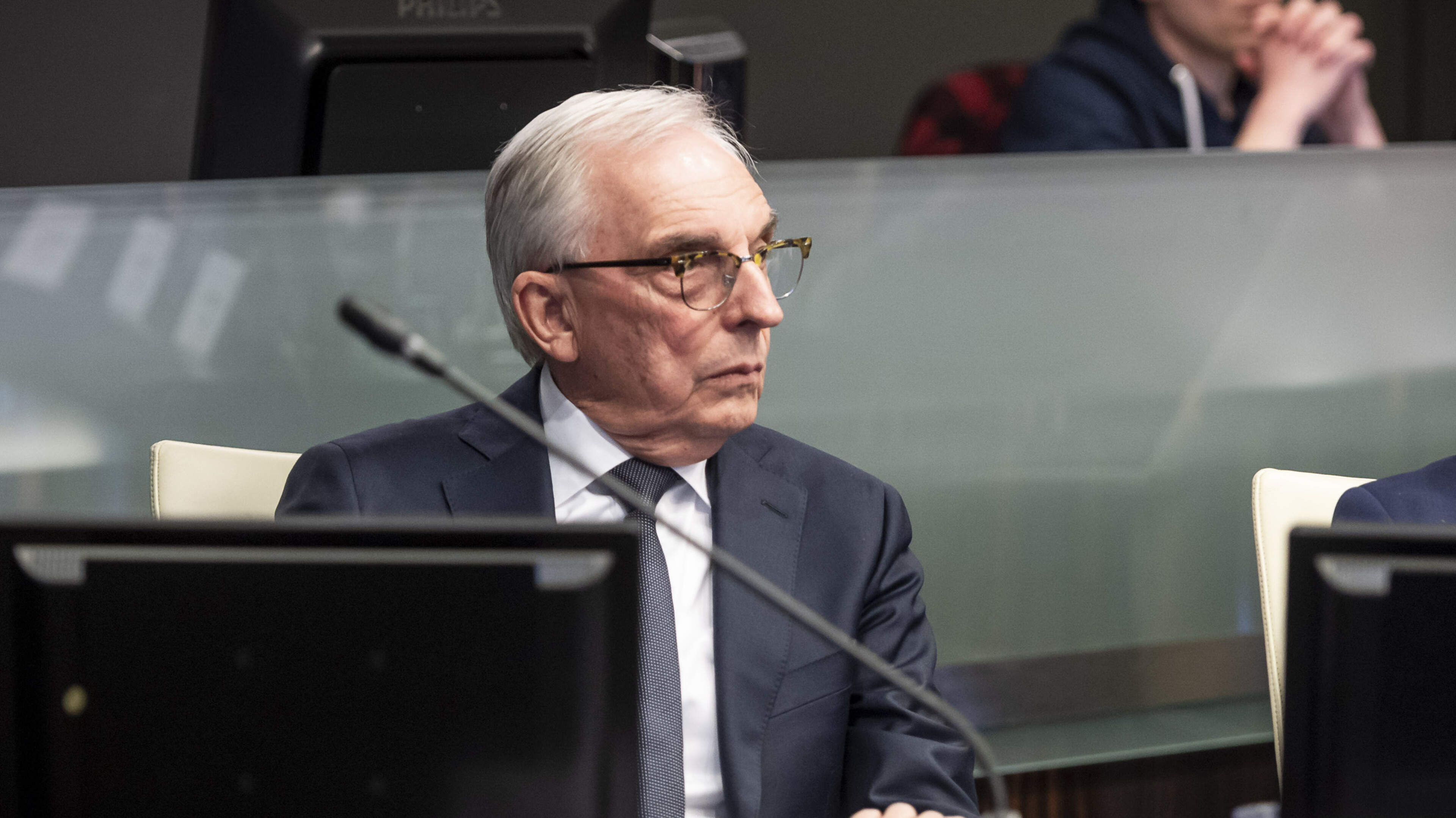 Flinke kritiek op LVR en Jos van Rey na vragen over dienstauto burgemeester Roermond: ‘Ze is in een 
