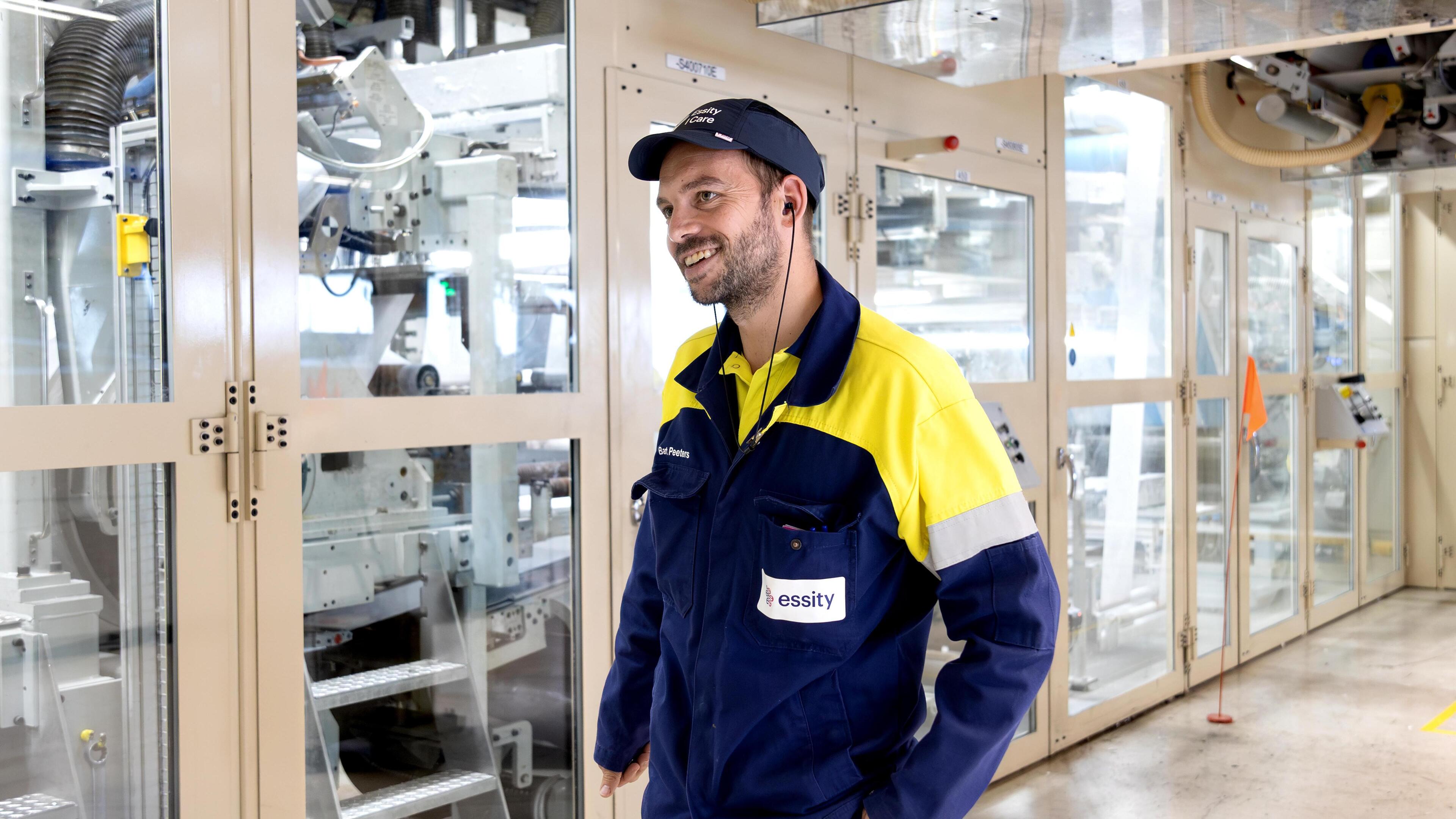 Bart (37) uit Sevenum leidt luierfabriek voor volwassenen: ‘Dit geeft mensen hun waardigheid terug’