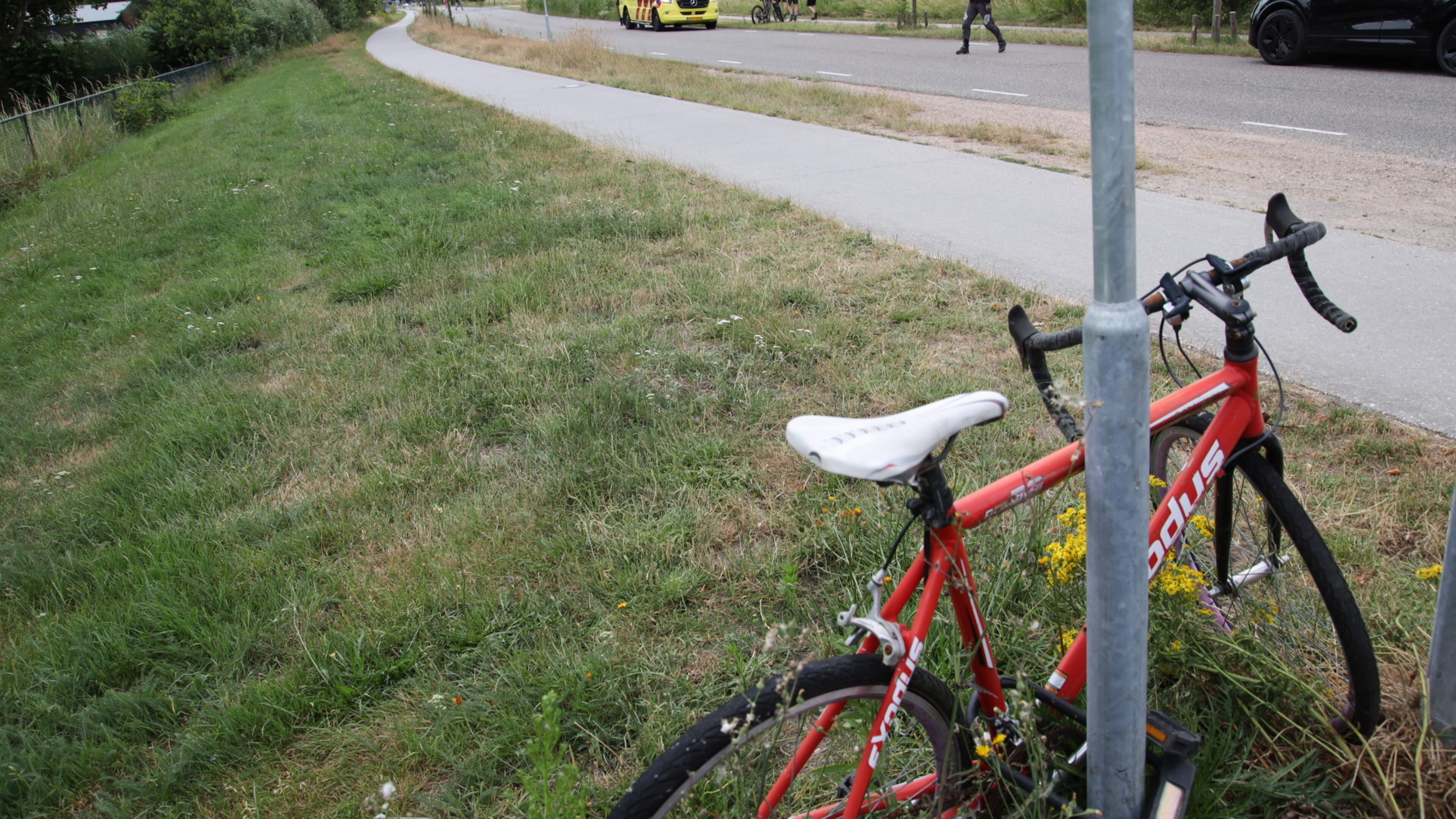 Wielrenner gewond na botsing met mountainbiker in Milsbeek.
