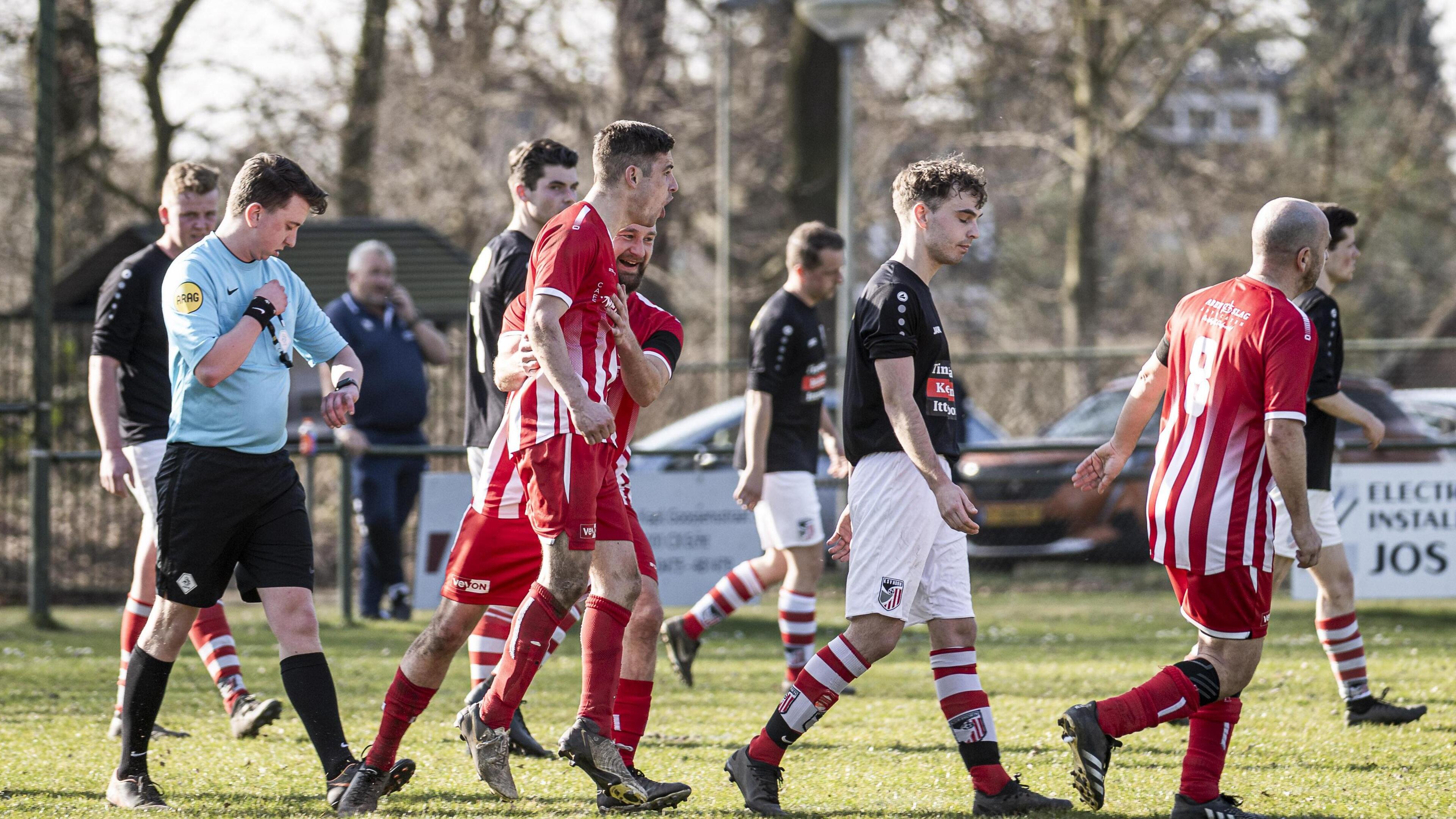 Horn-coach draait er niet omheen na gelijkspel tegen St. Joost: ‘Wat hebben we dom gevoetbald’