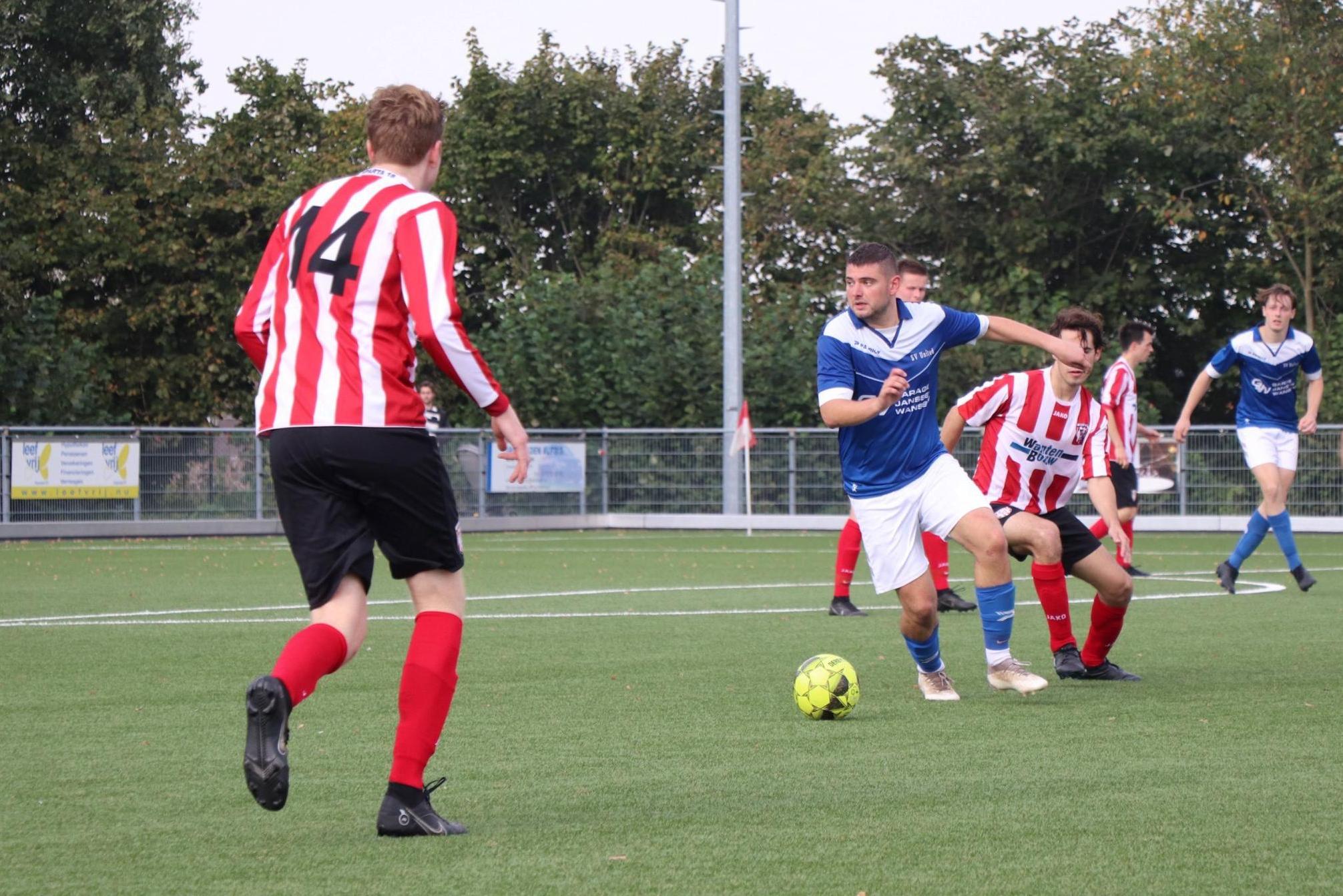 SV United-speler Indy Phillips had er urenlange busrit voor over om Leeds United aan het werk te zie