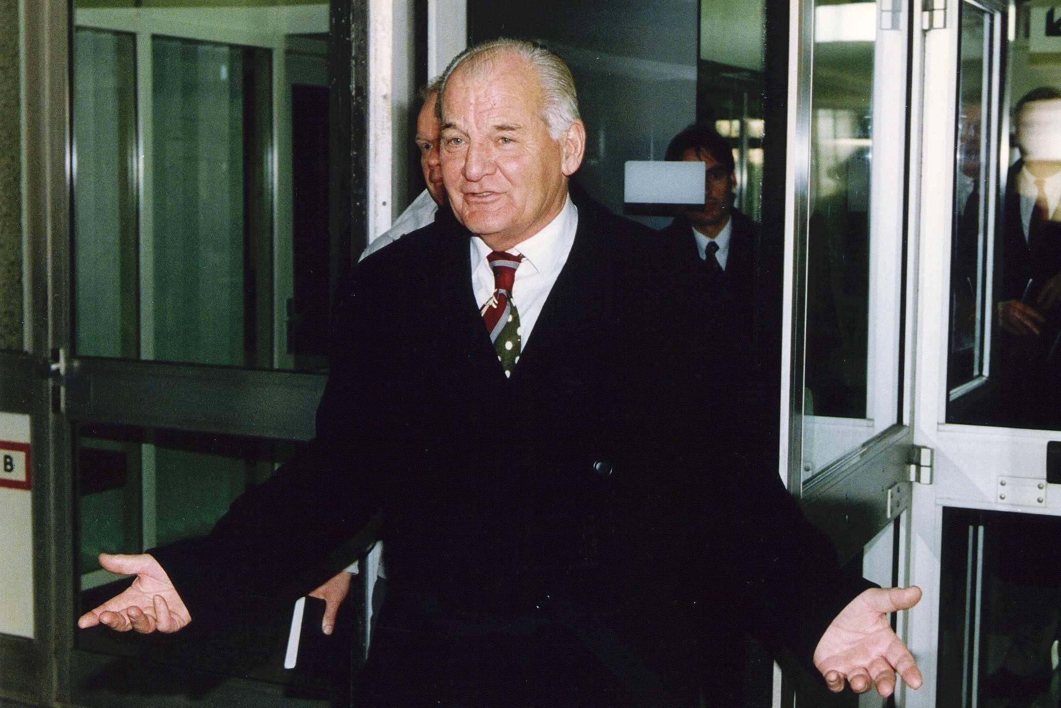 Grondlegger Van der Valkconcern Arie van der Valk (94) overleden | De