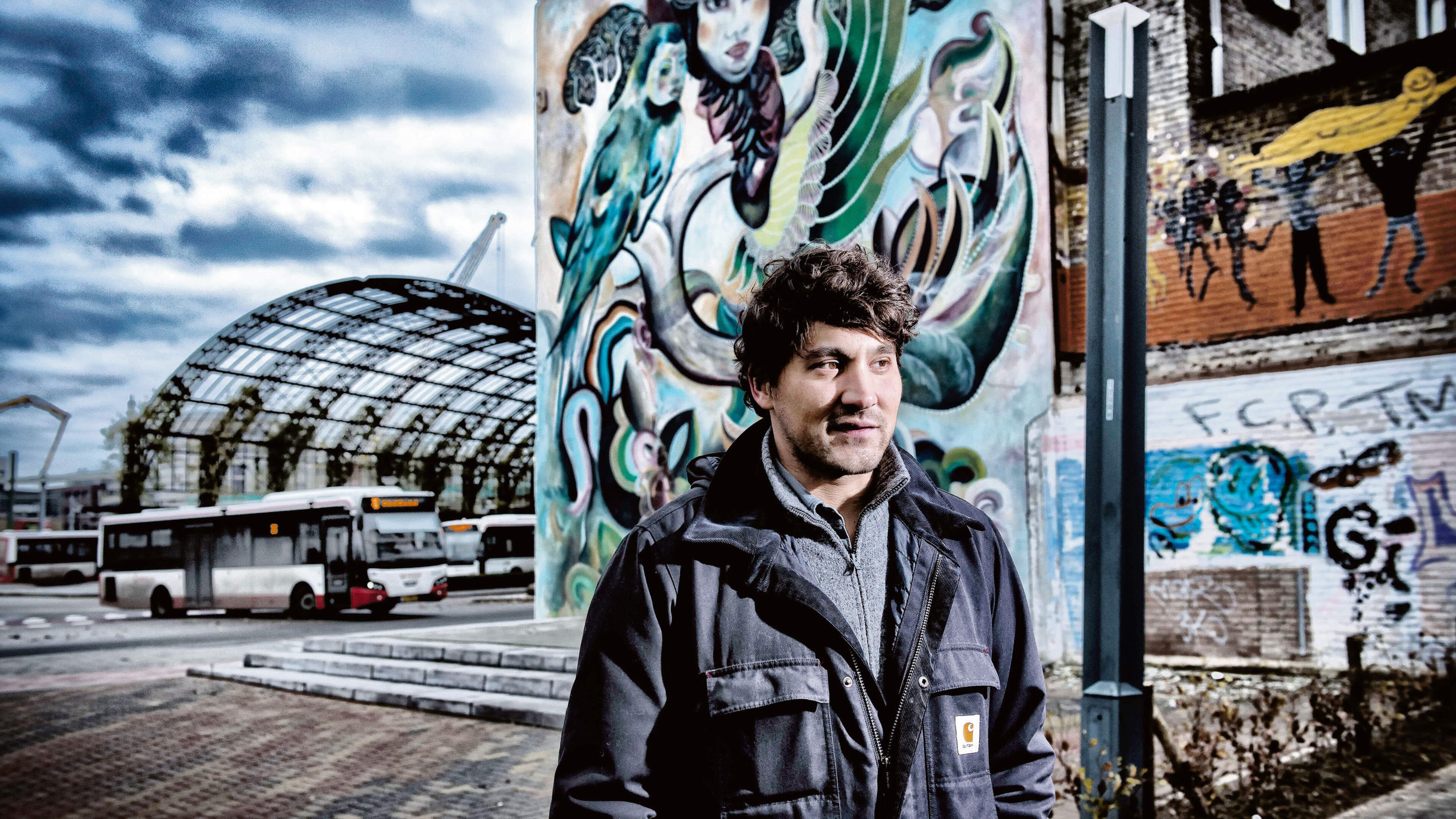 Regisseur Remy van Heugten (50) uit Heerlen genomineerd voor Gouden Kalf met Marco van Basten-serie 