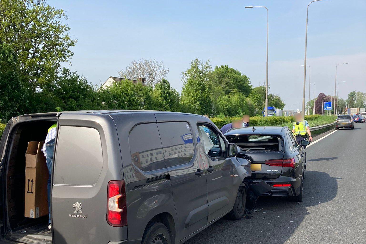 Ongeluk op A2 bij vliegveld veroorzaakte lange file in avondspits