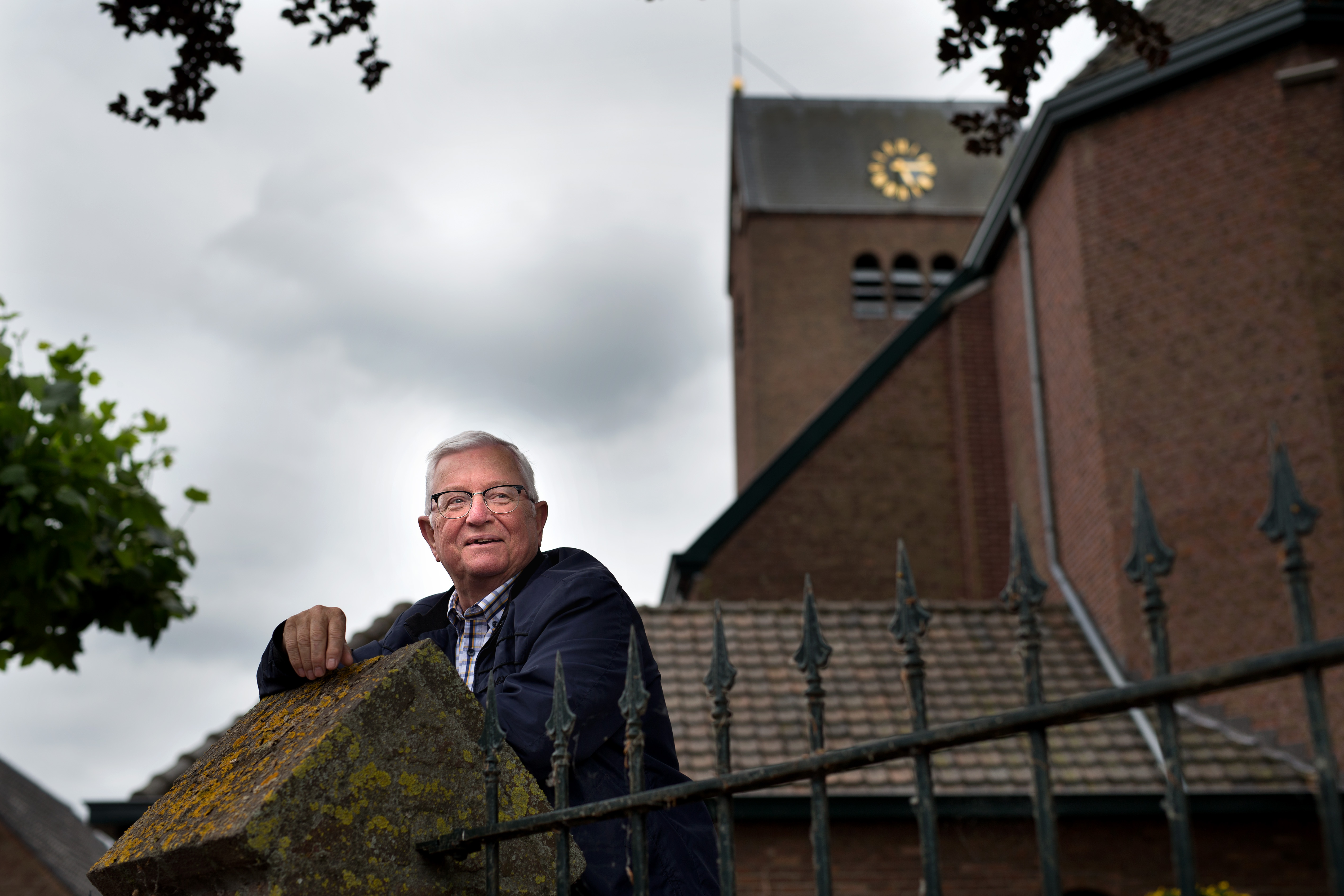 Gedenkboek voor pastoor René Graat: warme herinneringen aan populaire priester