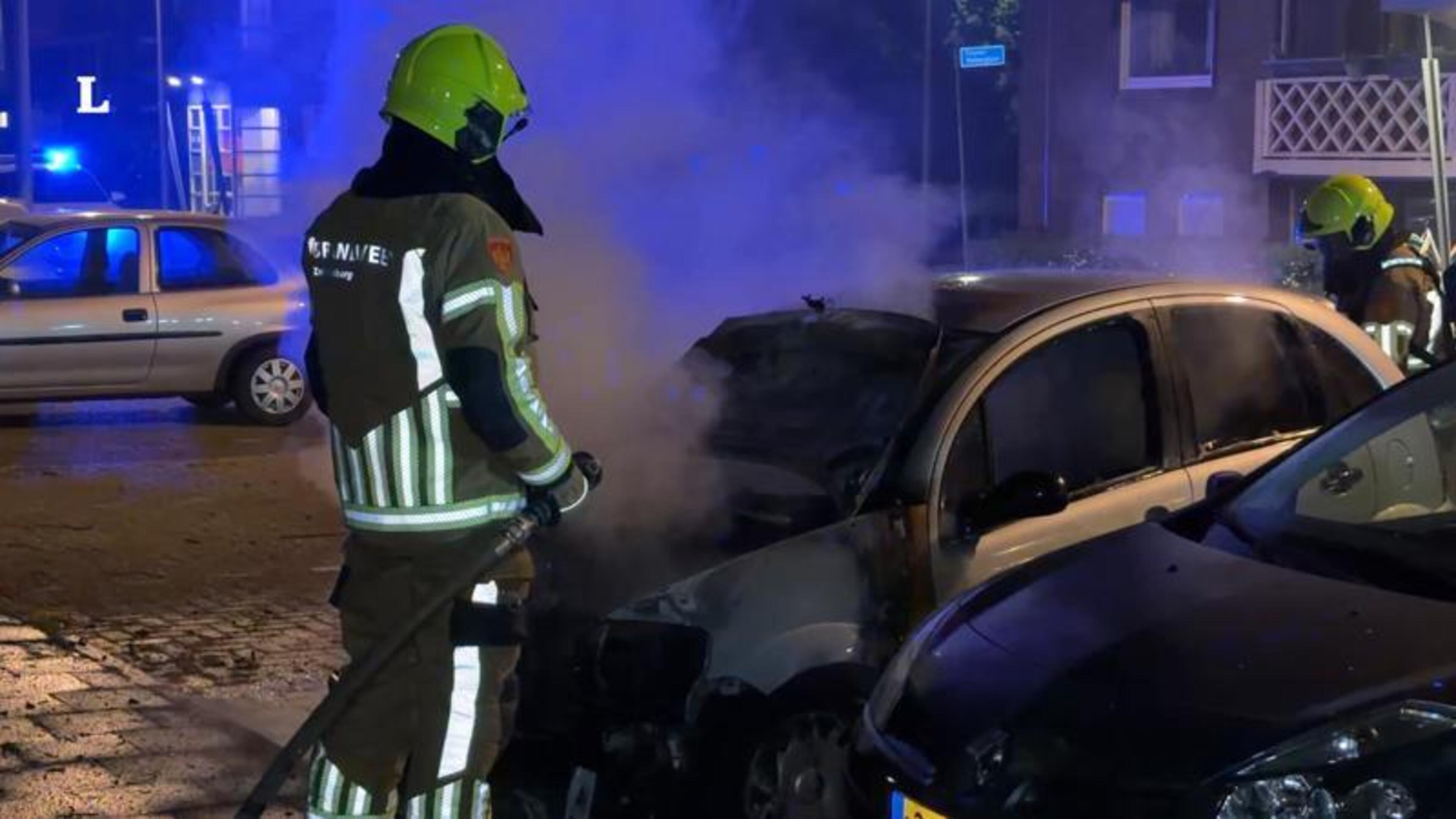 Auto brandt uit in Maastricht