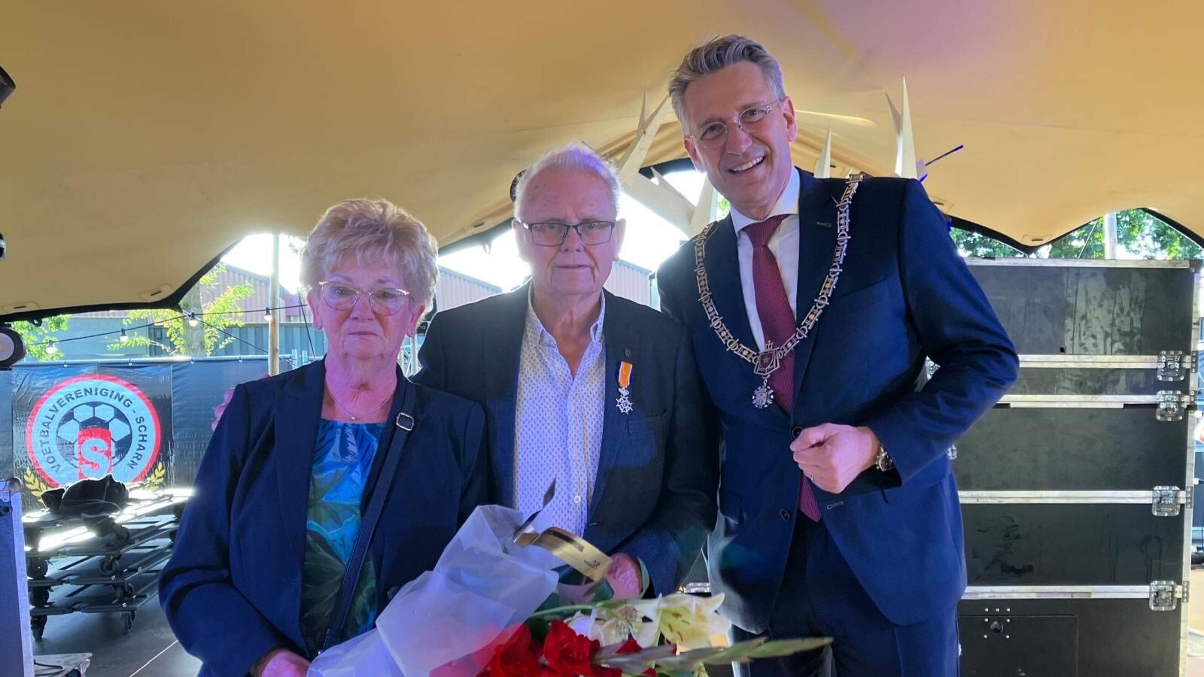 ‘Bescheiden’ clubman Hubert Steinbusch koninklijk onderscheiden wegens ruim dertig jaar inzet voor V