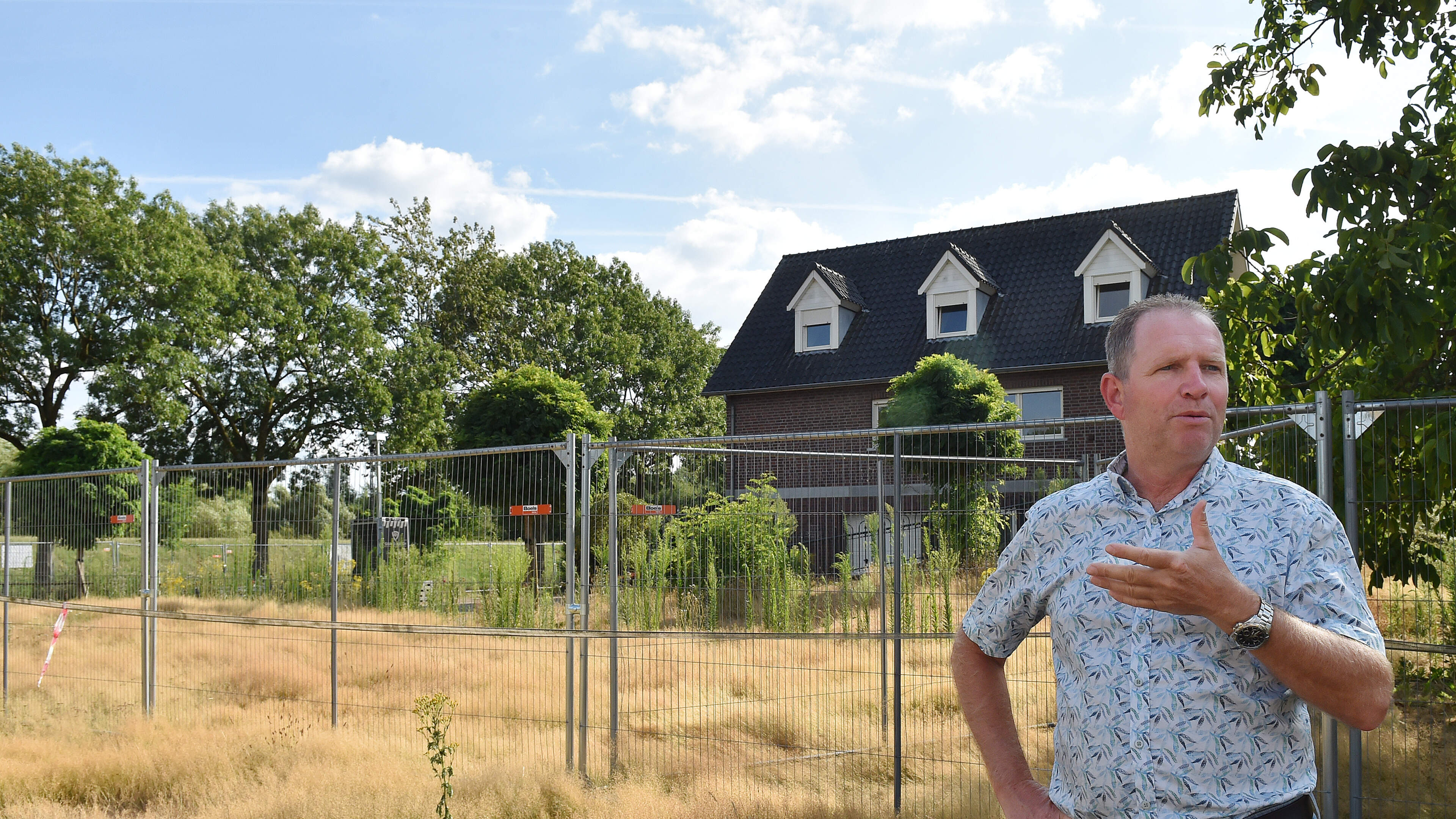 Kappen herdenkingsboom laatste druppel voor bewoners Hout-Blerick die weg moeten voor de Maas: ‘We w
