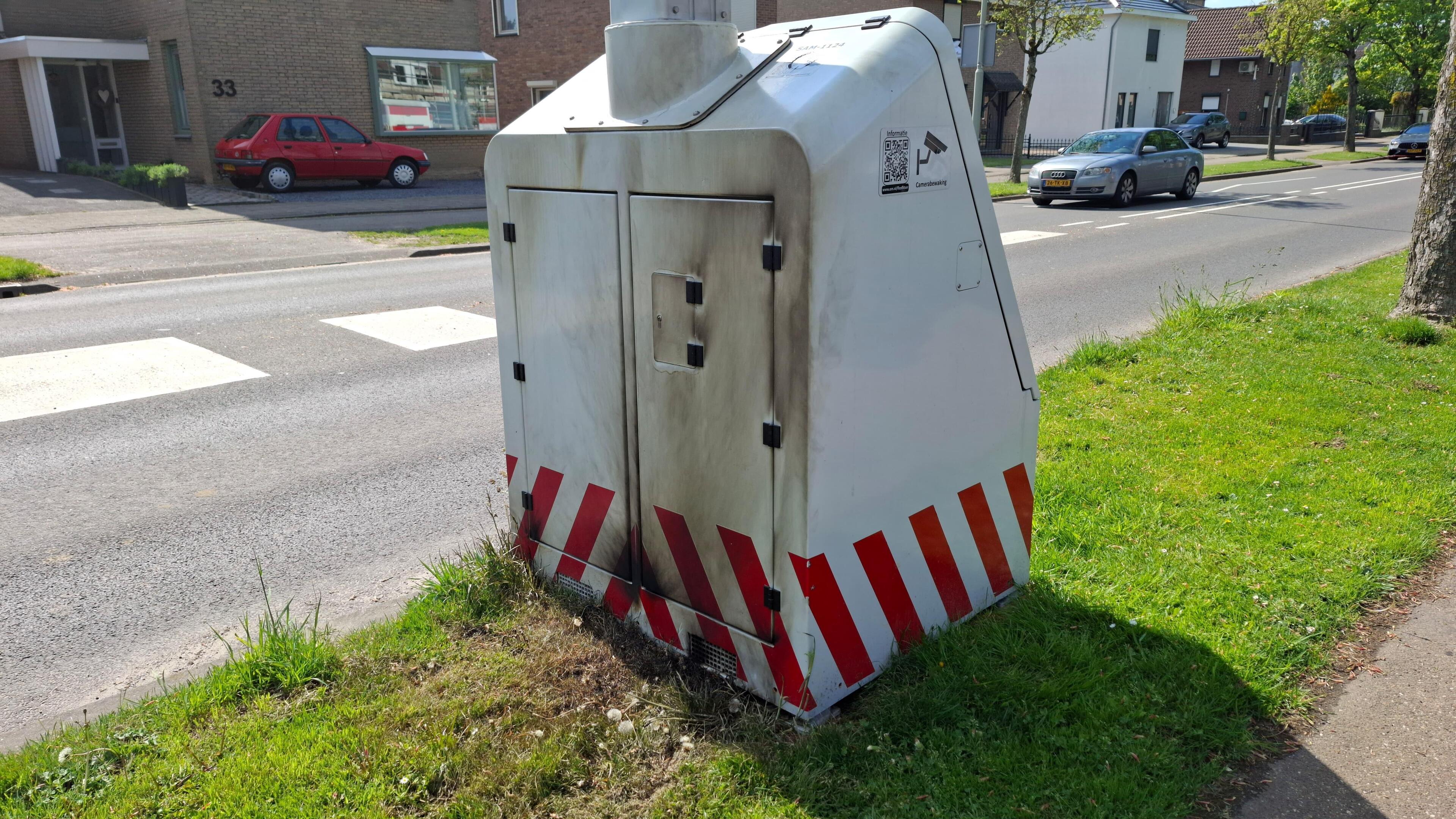 Opnieuw brandstichting bij mobiele flitspaal in Stein