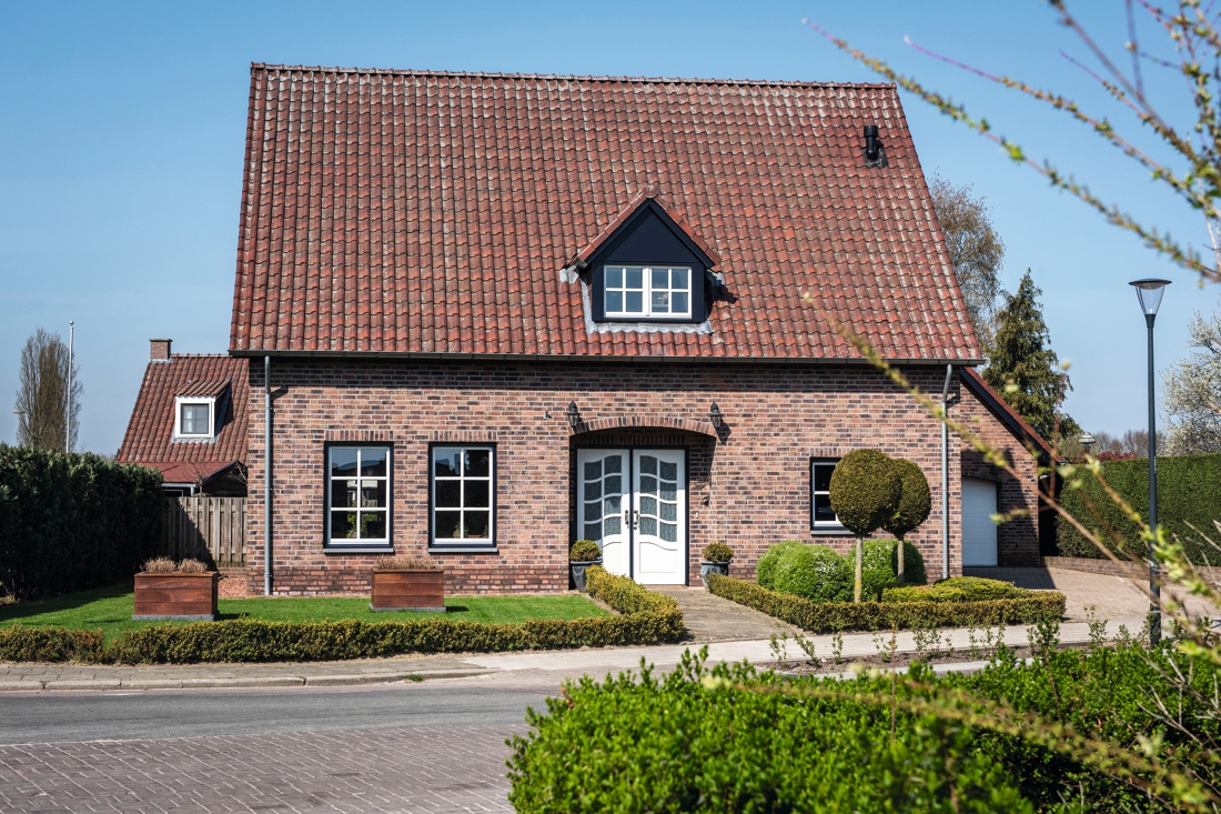 Jelle en Jolijn maakten een nostalgisch stulpje van dit moderne huis in Blitterswijck