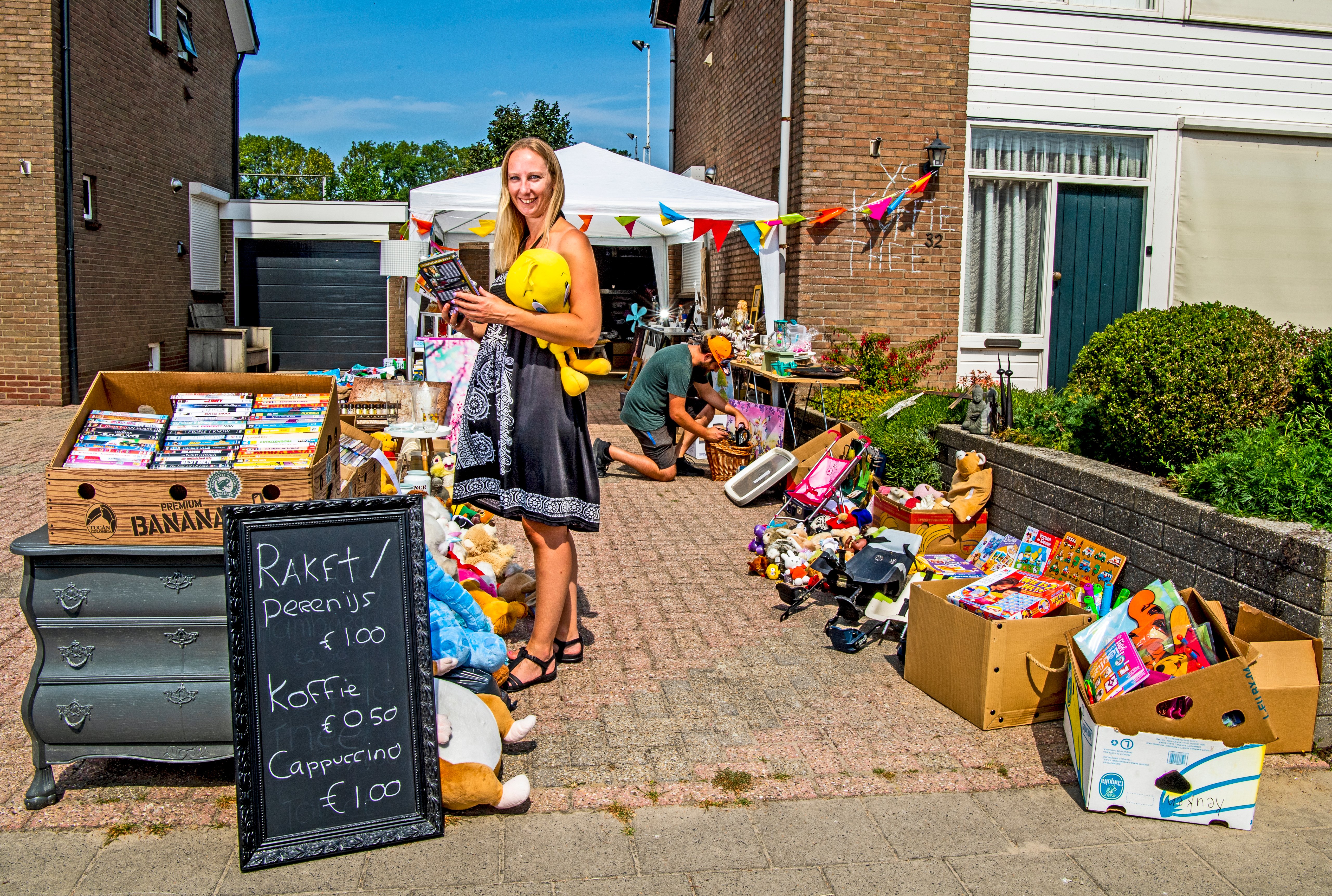 Rommelmarkt aan huis met ruim 100 deelnemers in de Sittardse wijk Overhoven