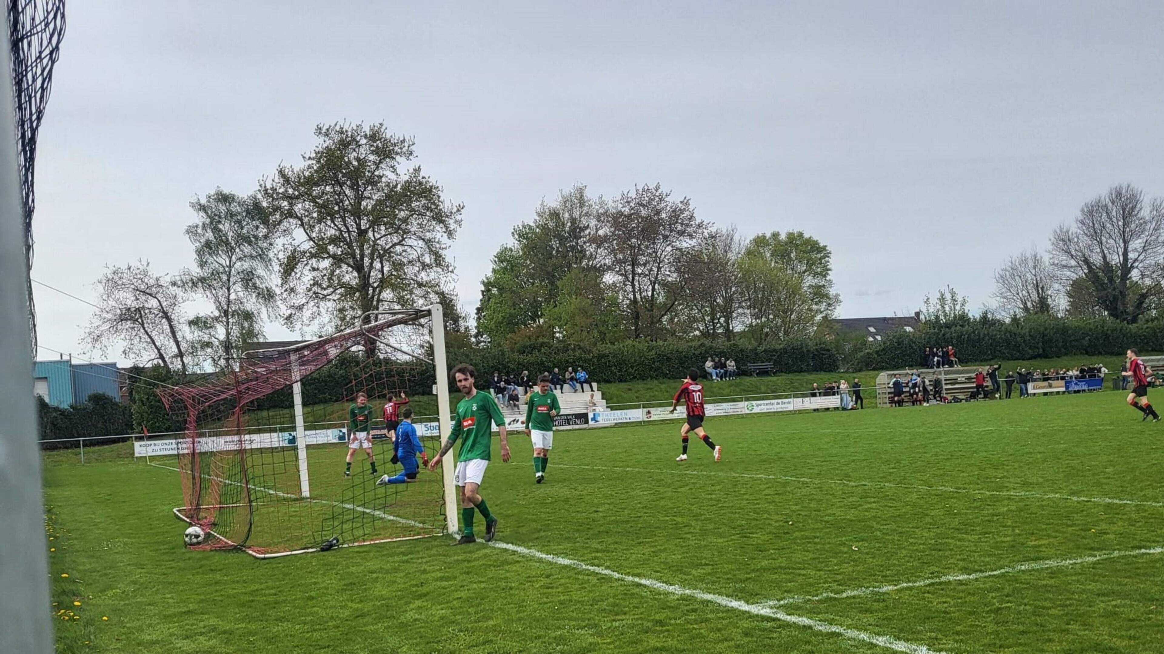 IVO blijft in de race voor de titel na zege op FCV: ‘Na de omzetting trokken we de wedstrijd naar on