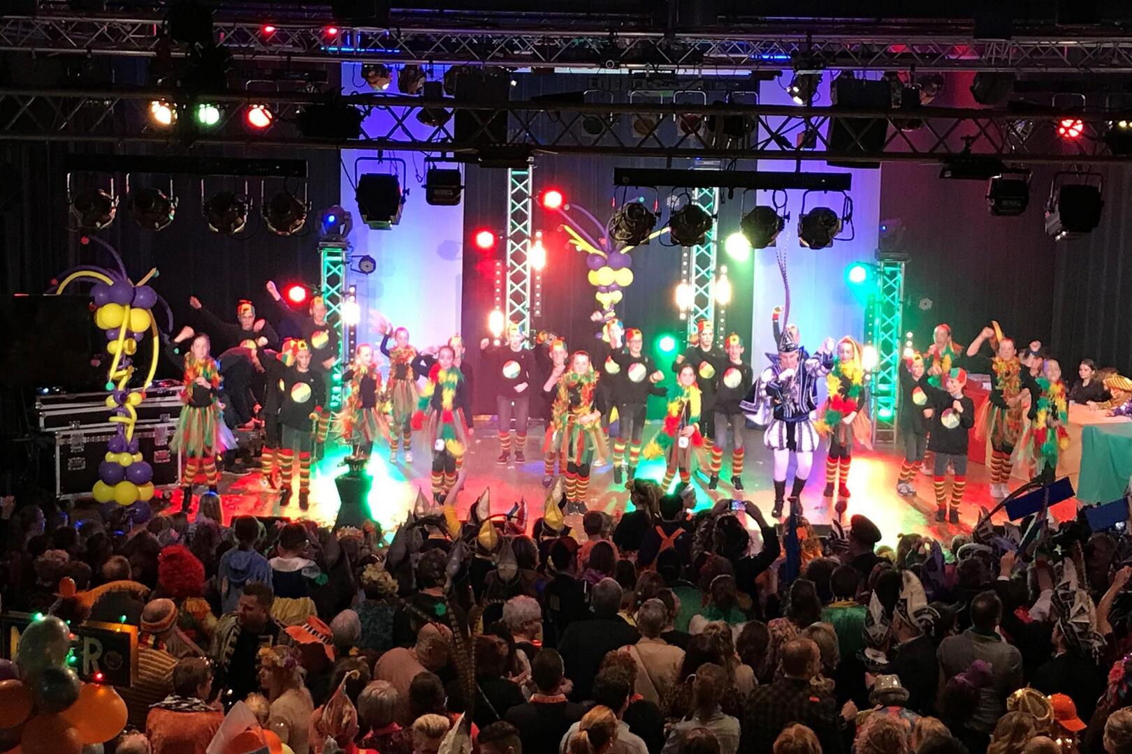 Beegden wint het Kinjer Vastelaovend Leedjesfestival | De Limburger