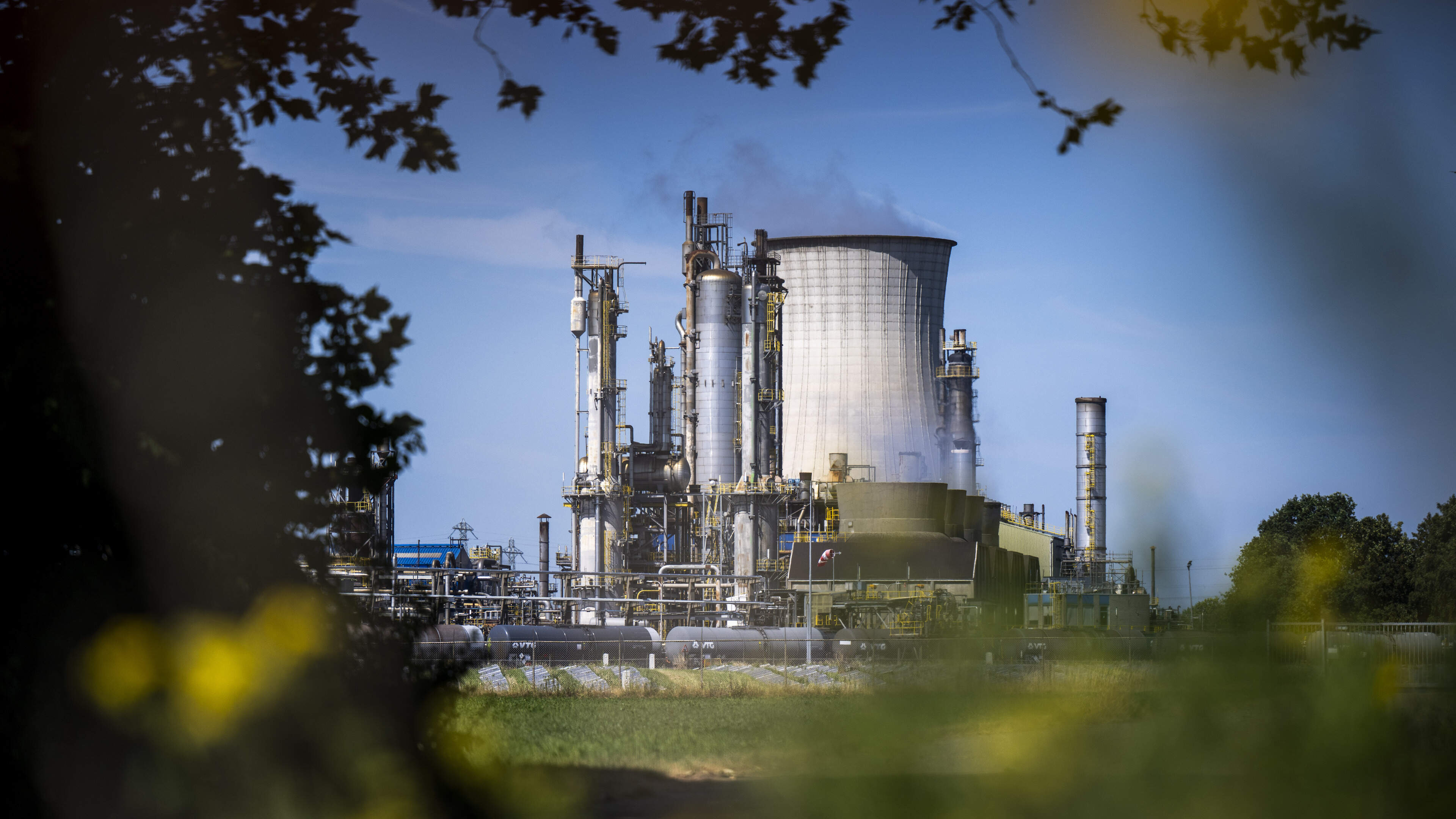 Grote zorgen over de toekomst: hoe kan Chemelot overeind blijven? ‘Als de belangrijkste dominosteen 