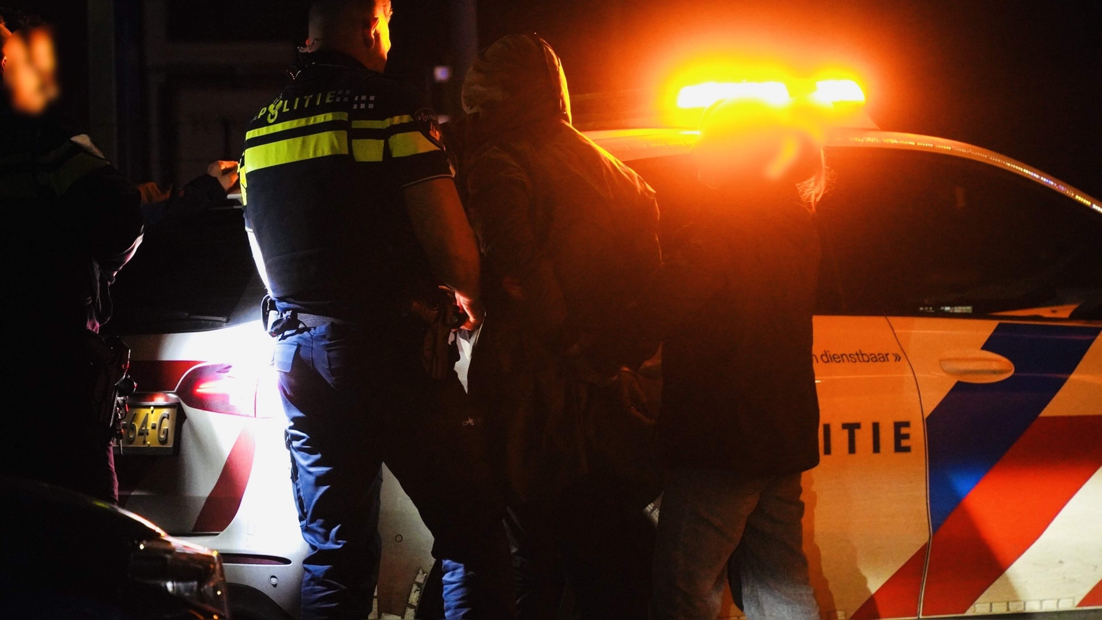 Auto klemgereden in Oostrum na korte achtervolging, bestuurder (29) aangehouden